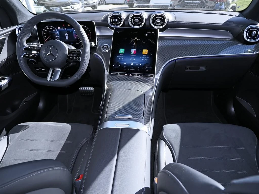 Mercedes-Benz-GLC 300 d-image-13