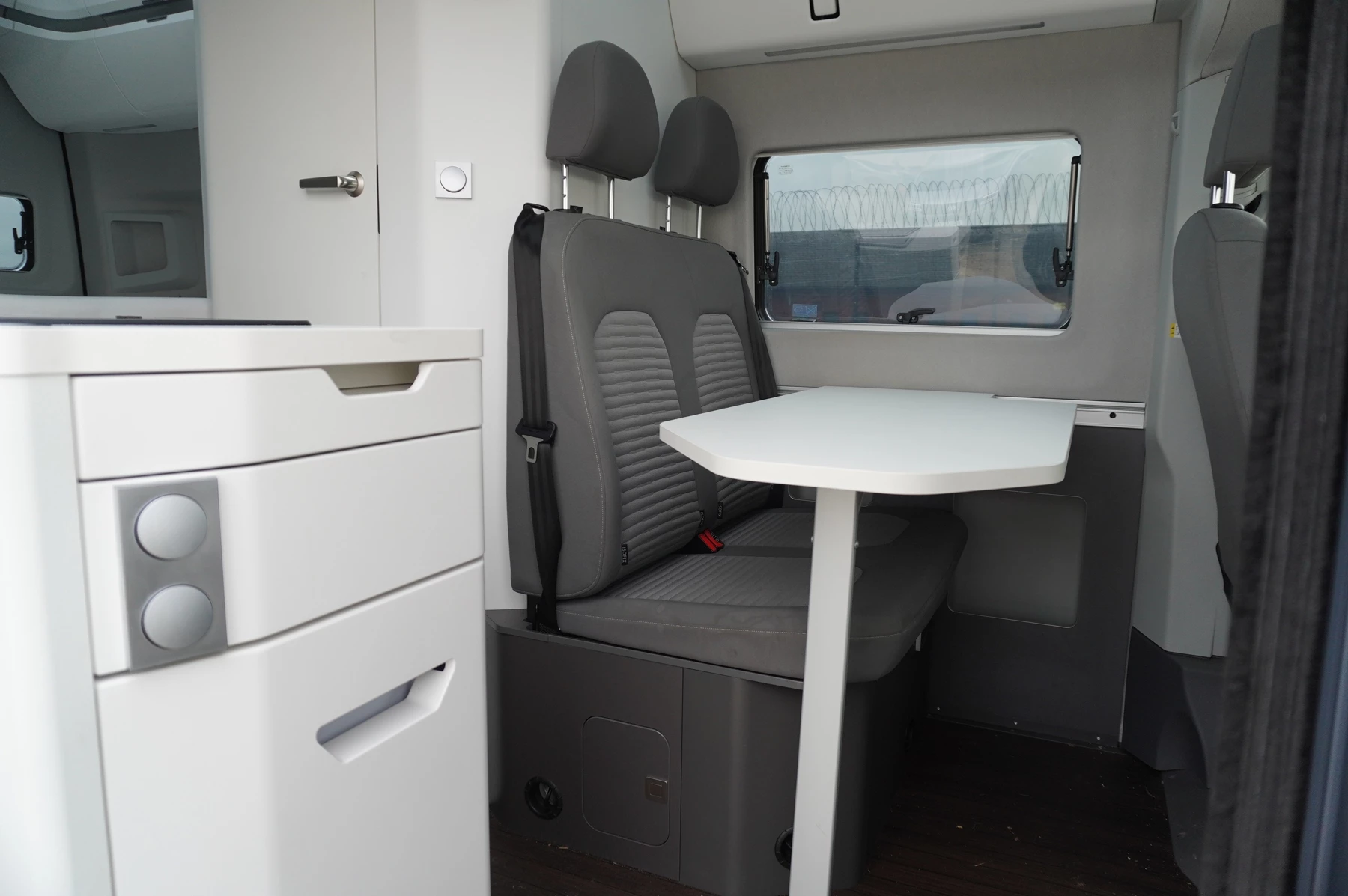 Volkswagen-California-image-7