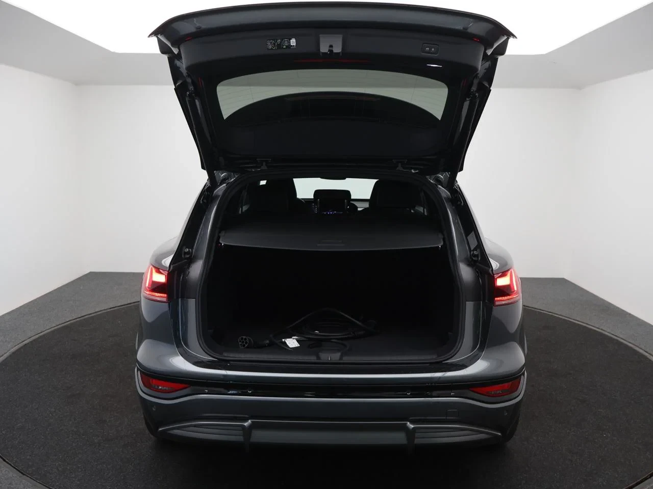 Audi-Q6 e-tron-image-21