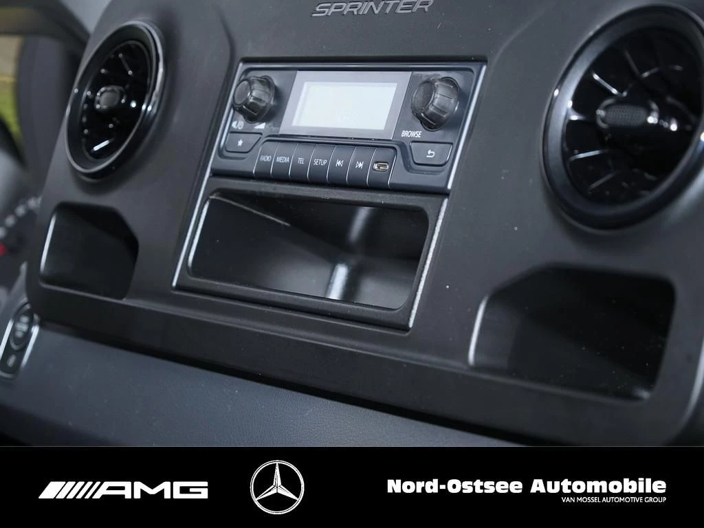 Mercedes-Benz-Sprinter-image-7