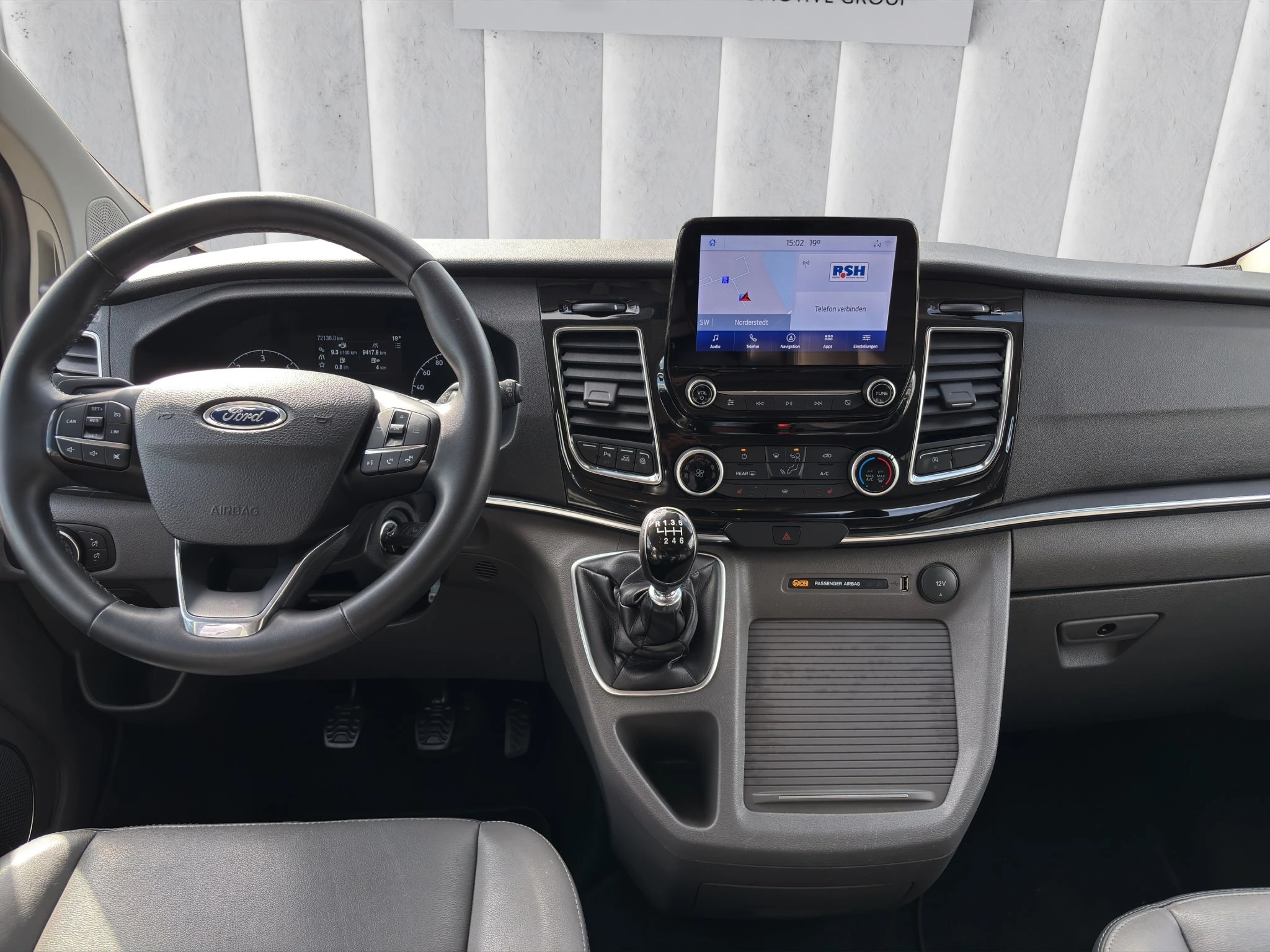 Ford-Tourneo Custom-image-11
