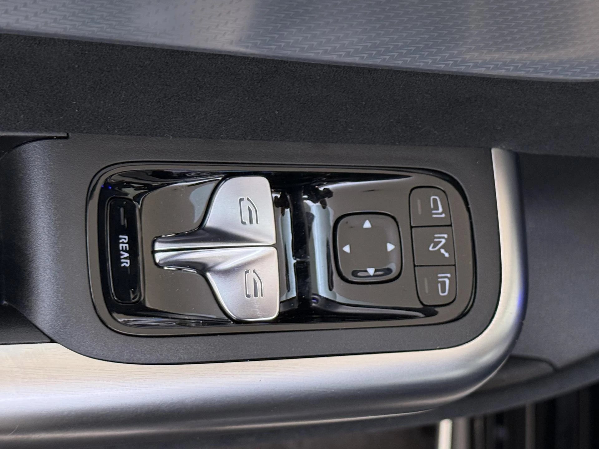 Mercedes-Benz-CLA-image-23