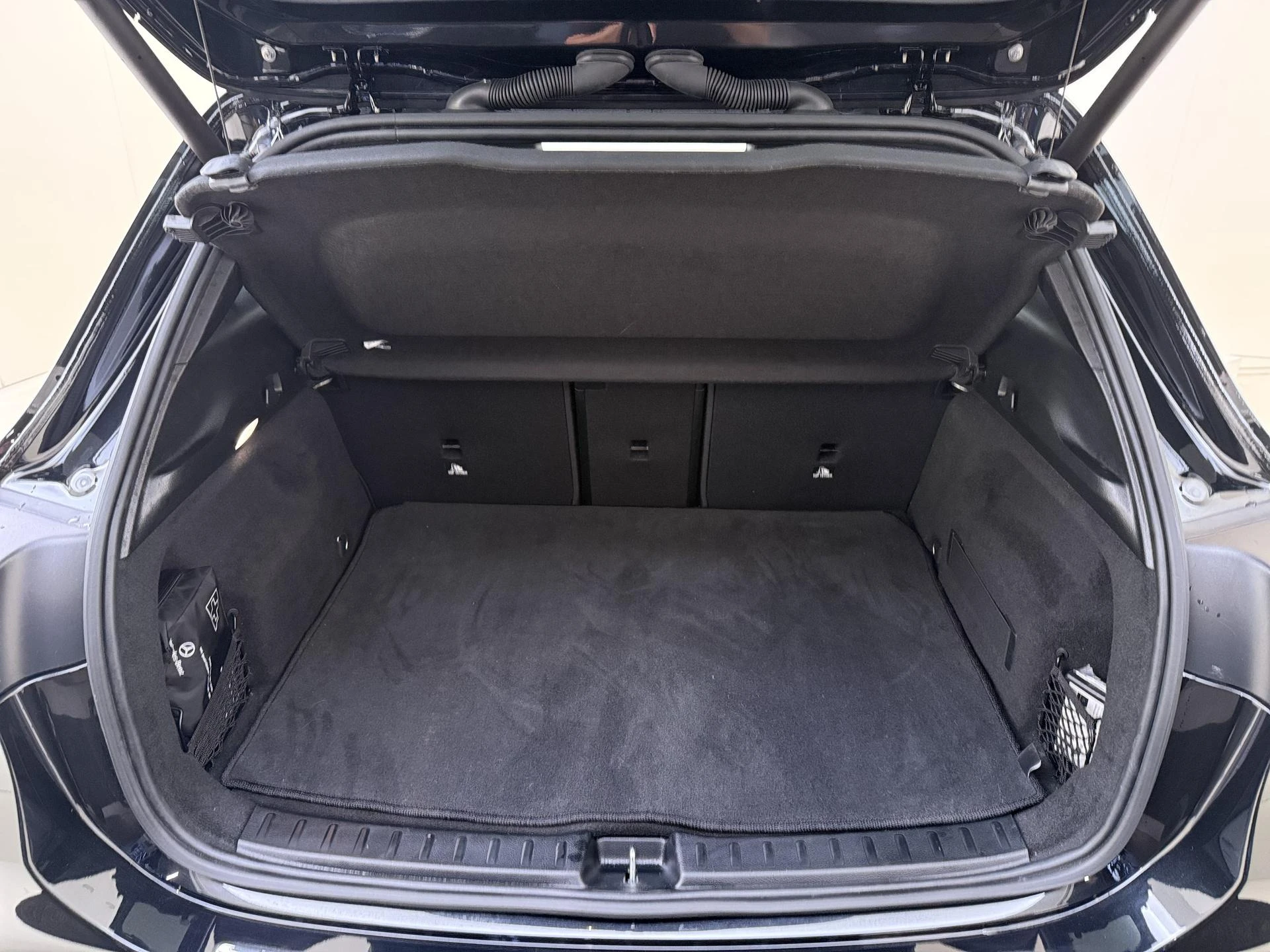 Mercedes-Benz-EQA-image-30