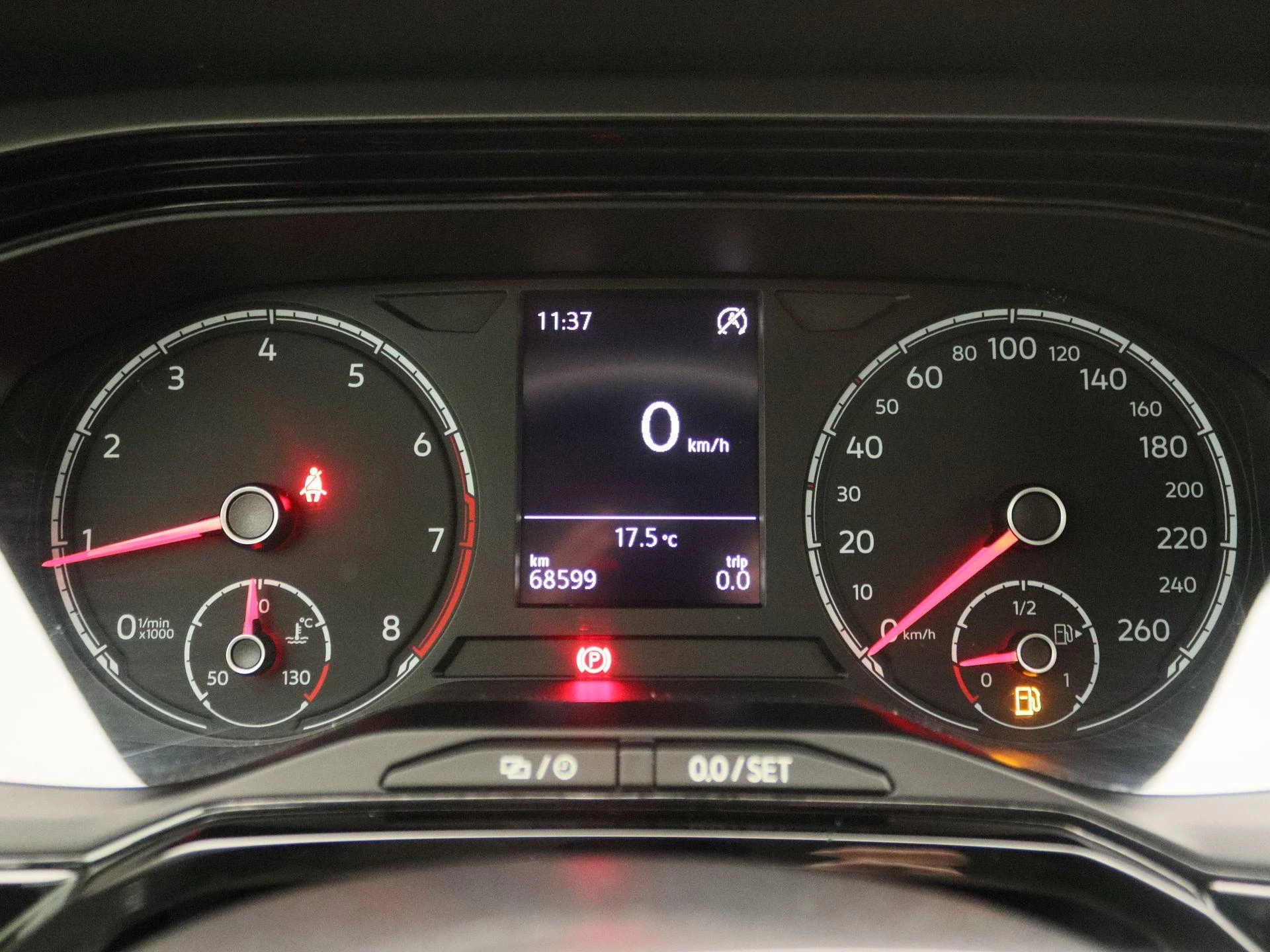 Volkswagen-Polo-image-8
