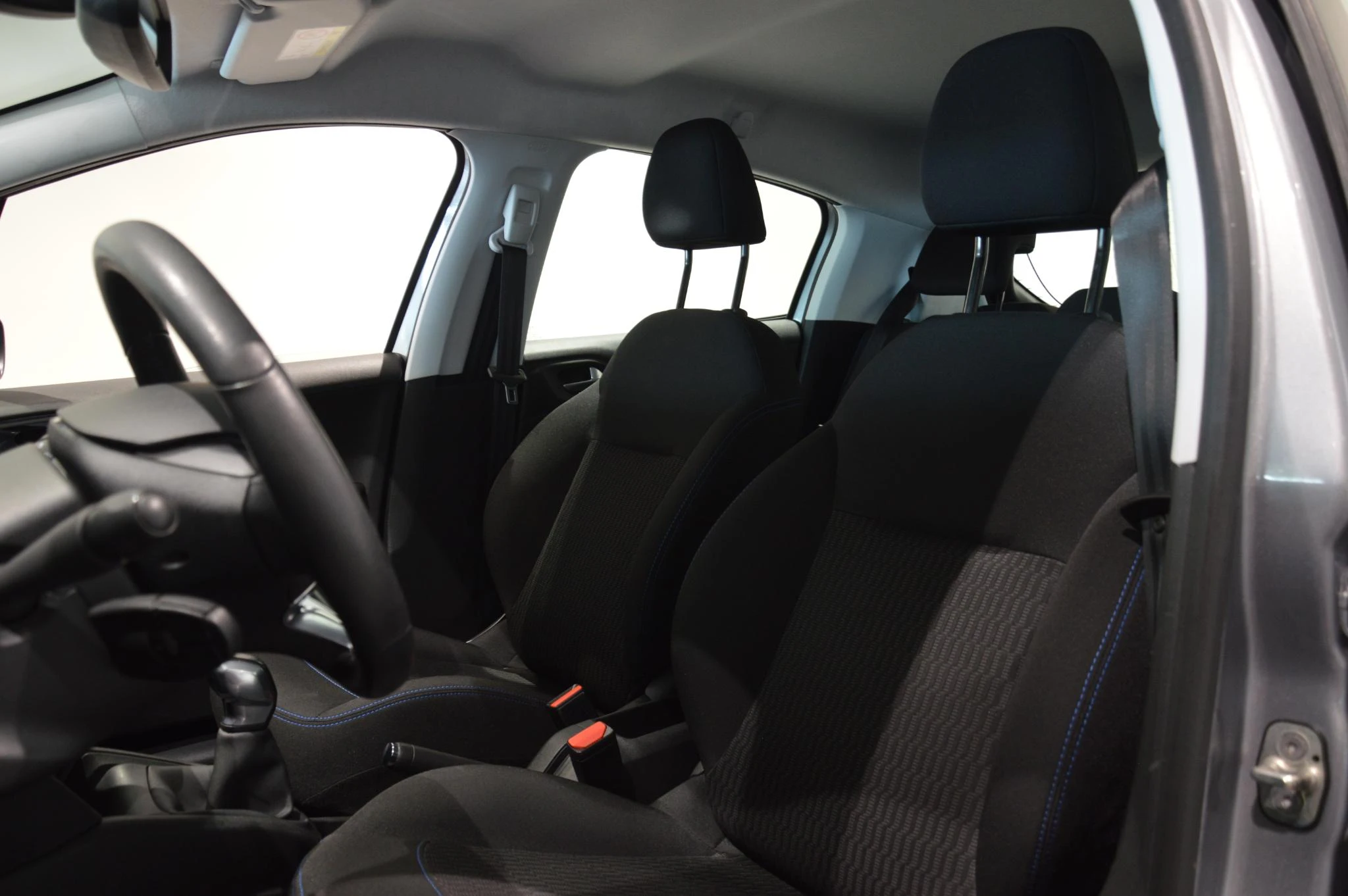 Peugeot 208 Signature