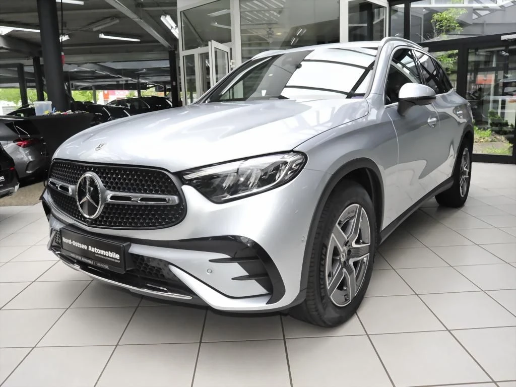 Mercedes-Benz-GLC 300 d-image-6