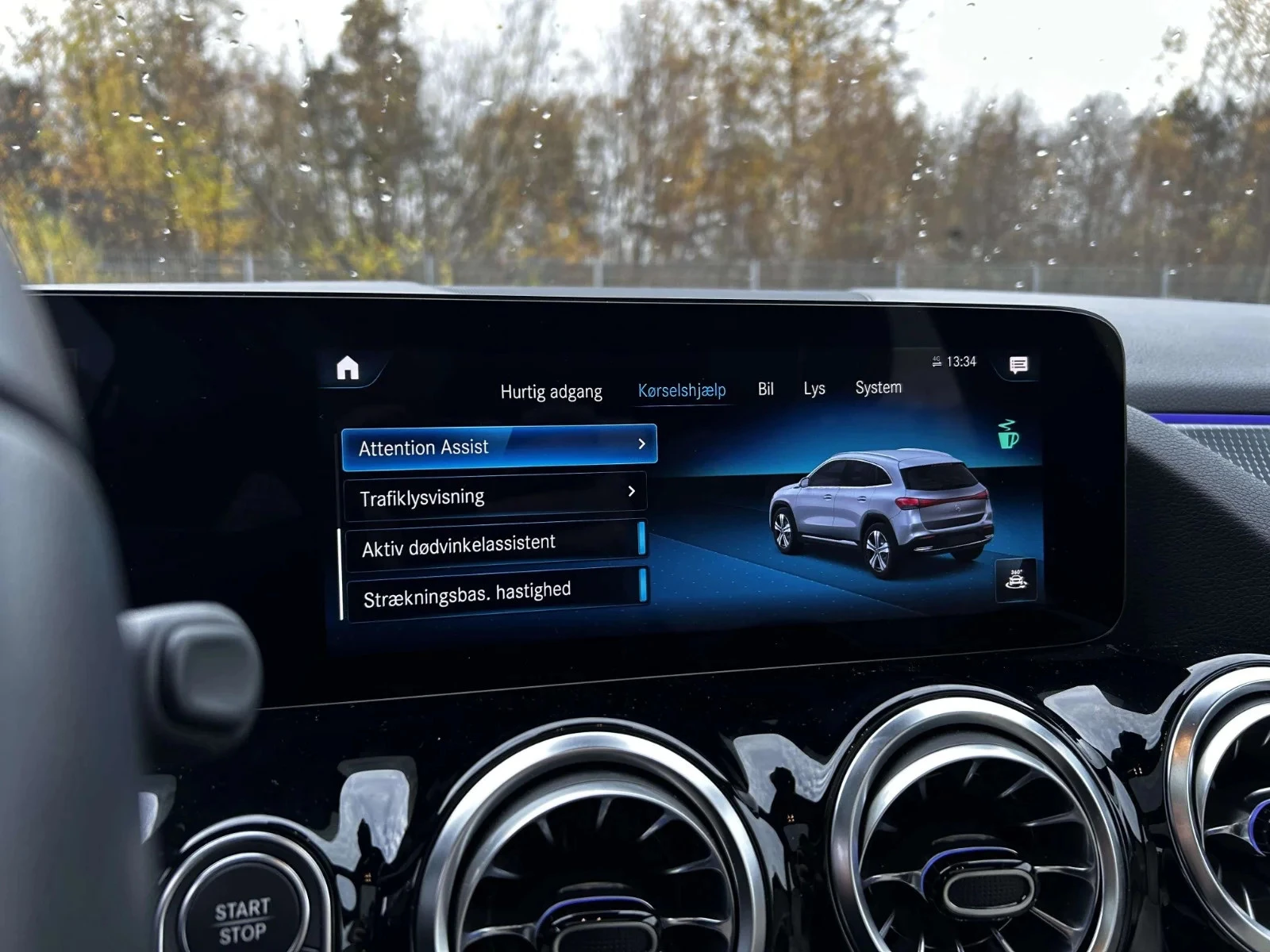 Mercedes-Benz-EQA-image-19