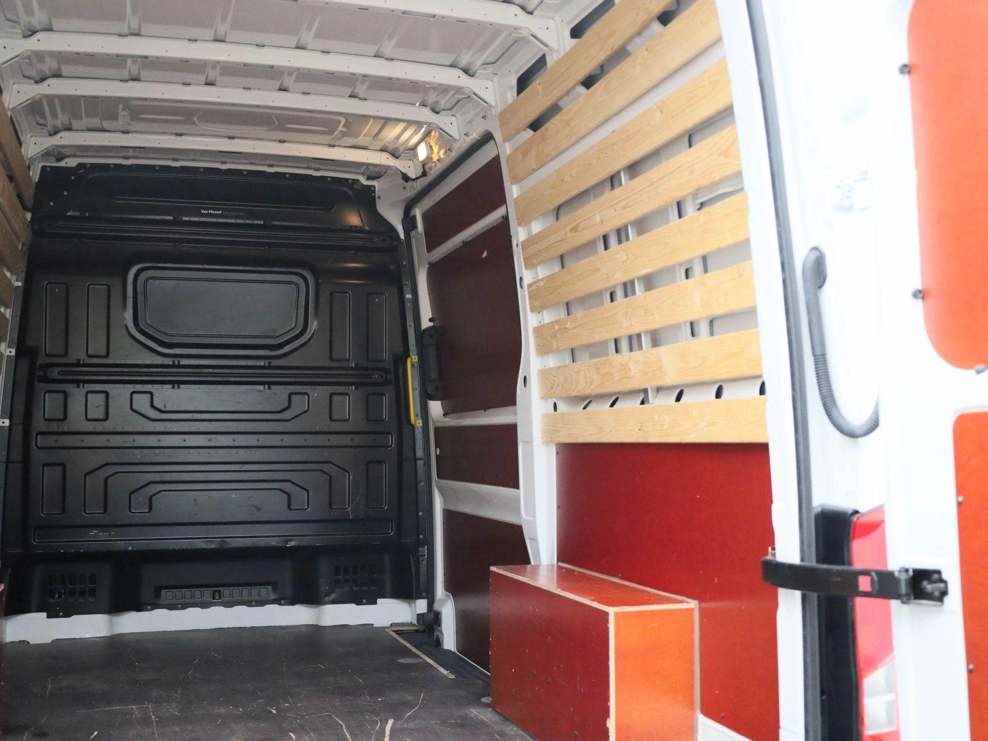 Volkswagen-Crafter-image-15