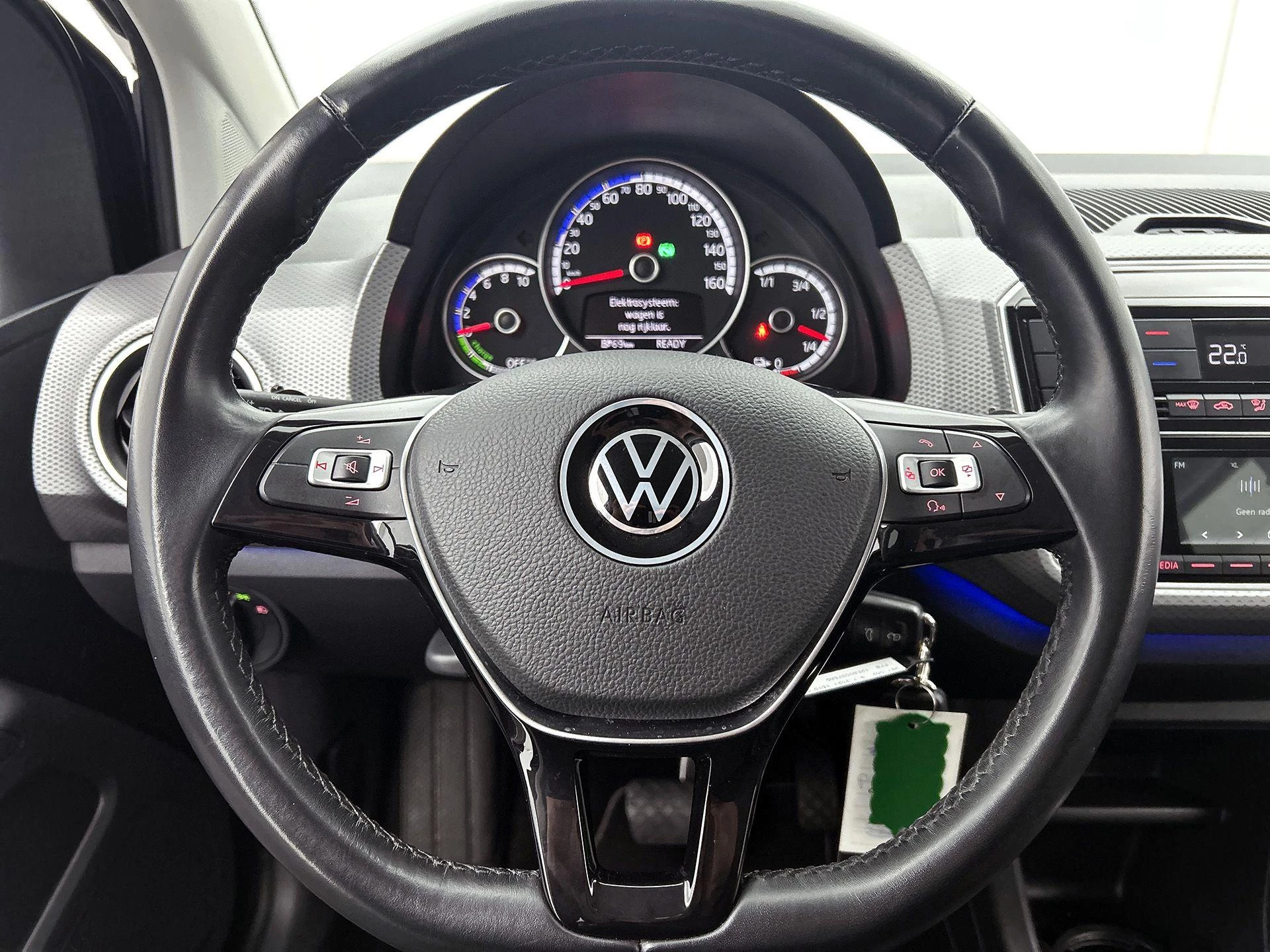 Volkswagen-e-up!-image-26