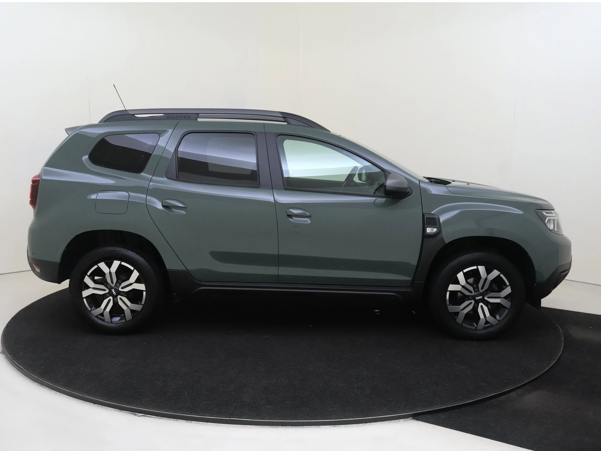 Dacia-Duster-image-13