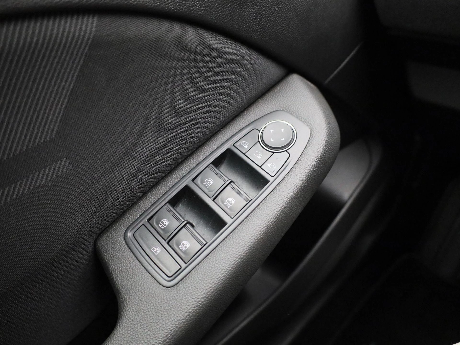 Renault-Clio-image-21