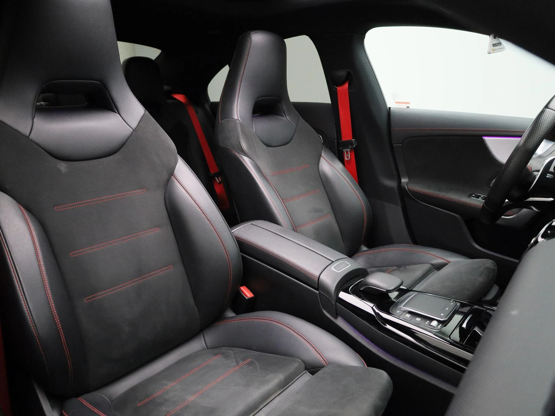 Mercedes-Benz-CLA-image-54