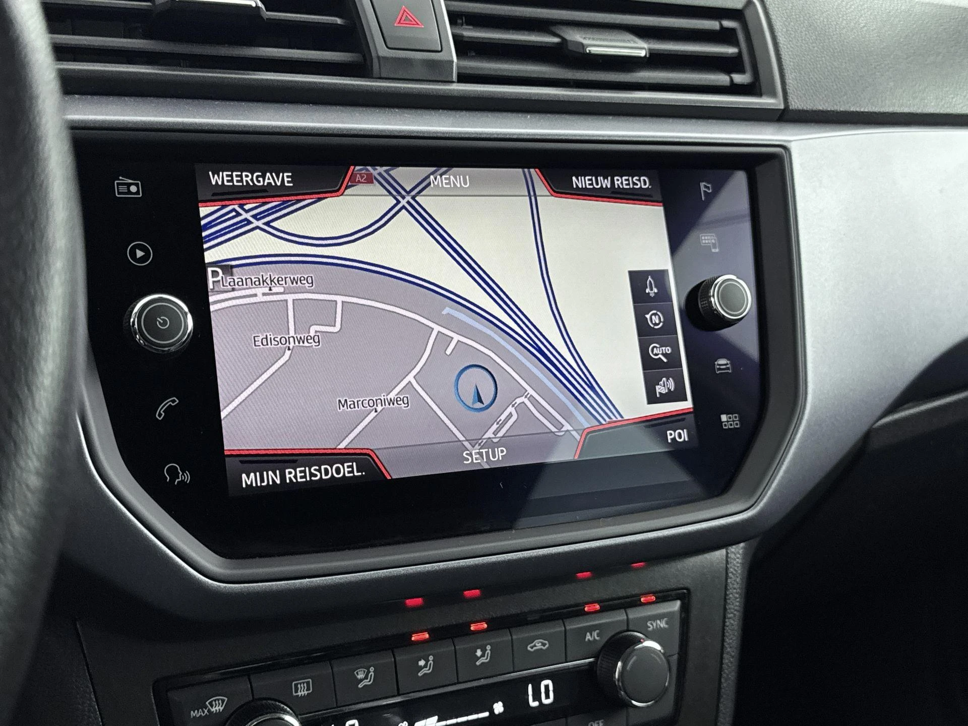 SEAT-Arona-image-12