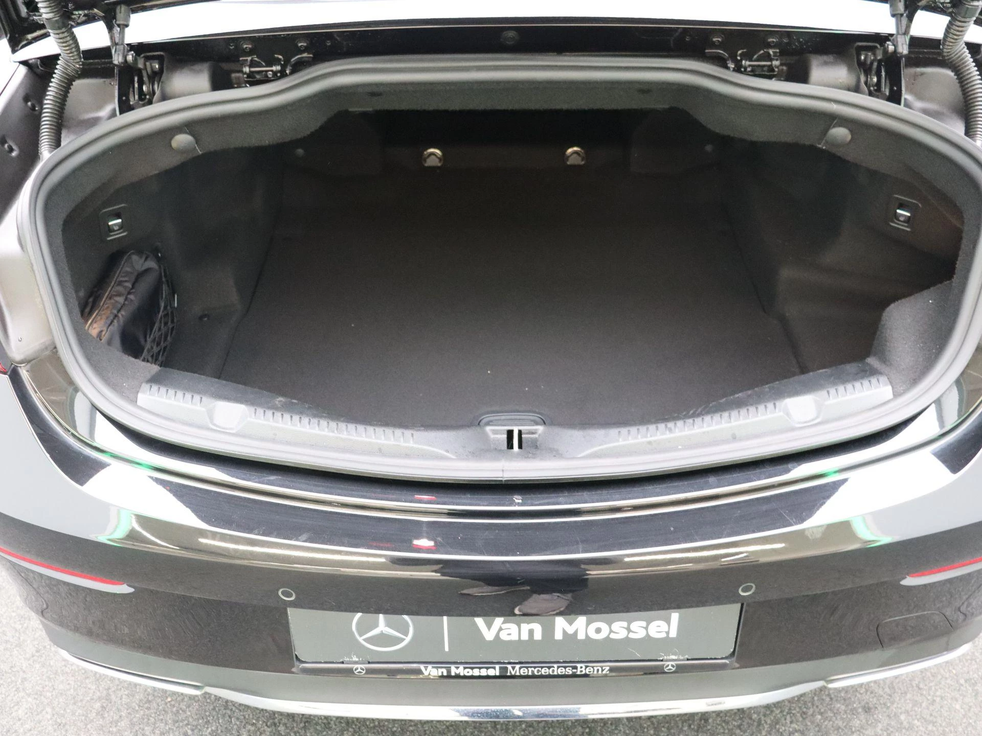 Mercedes-Benz E-Klasse 300 AMG Line Cabrio + AIR BODY CONTROL + LED + CAMERA +