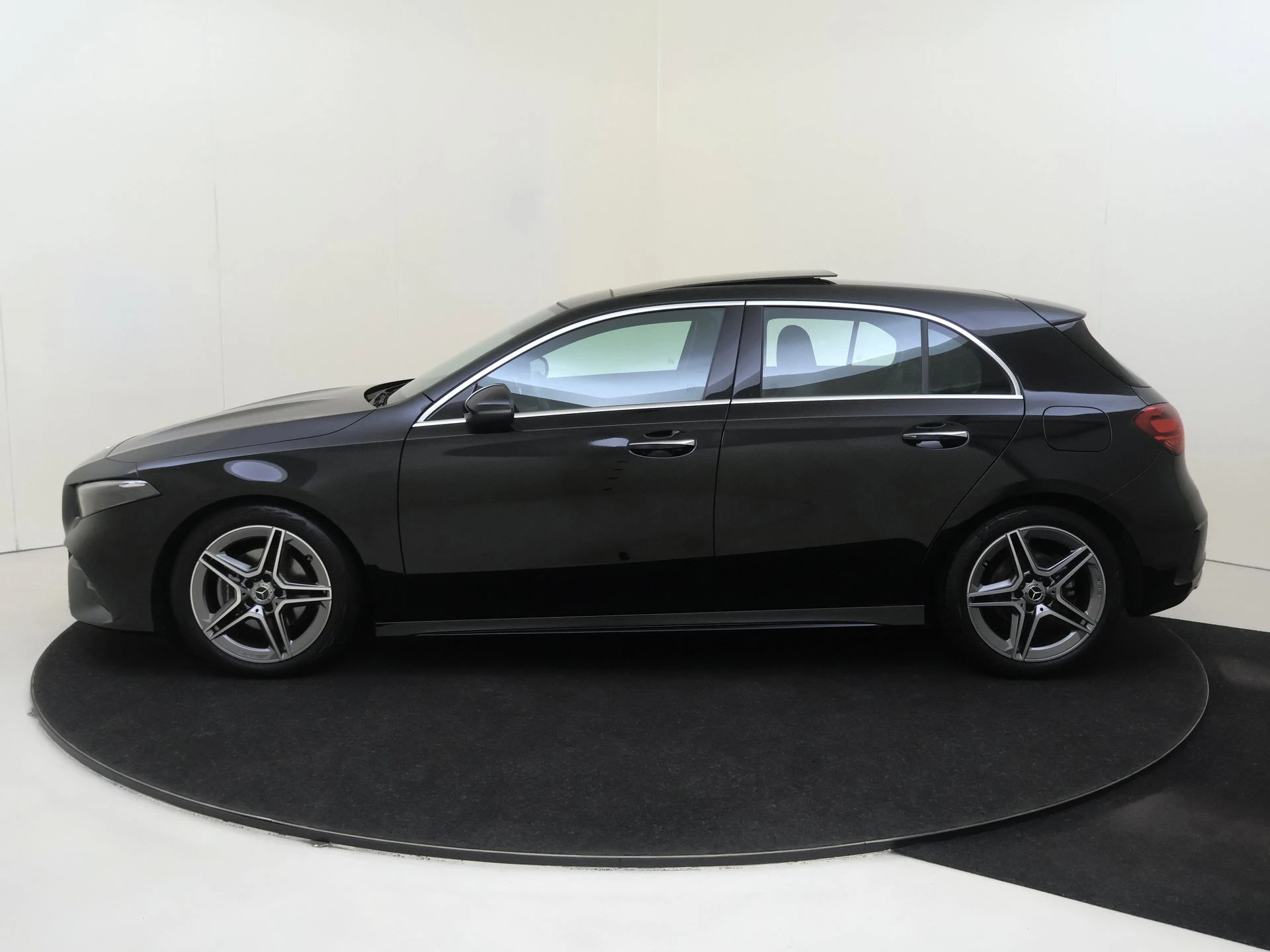 Mercedes-Benz A-Klasse 180 AMG Line