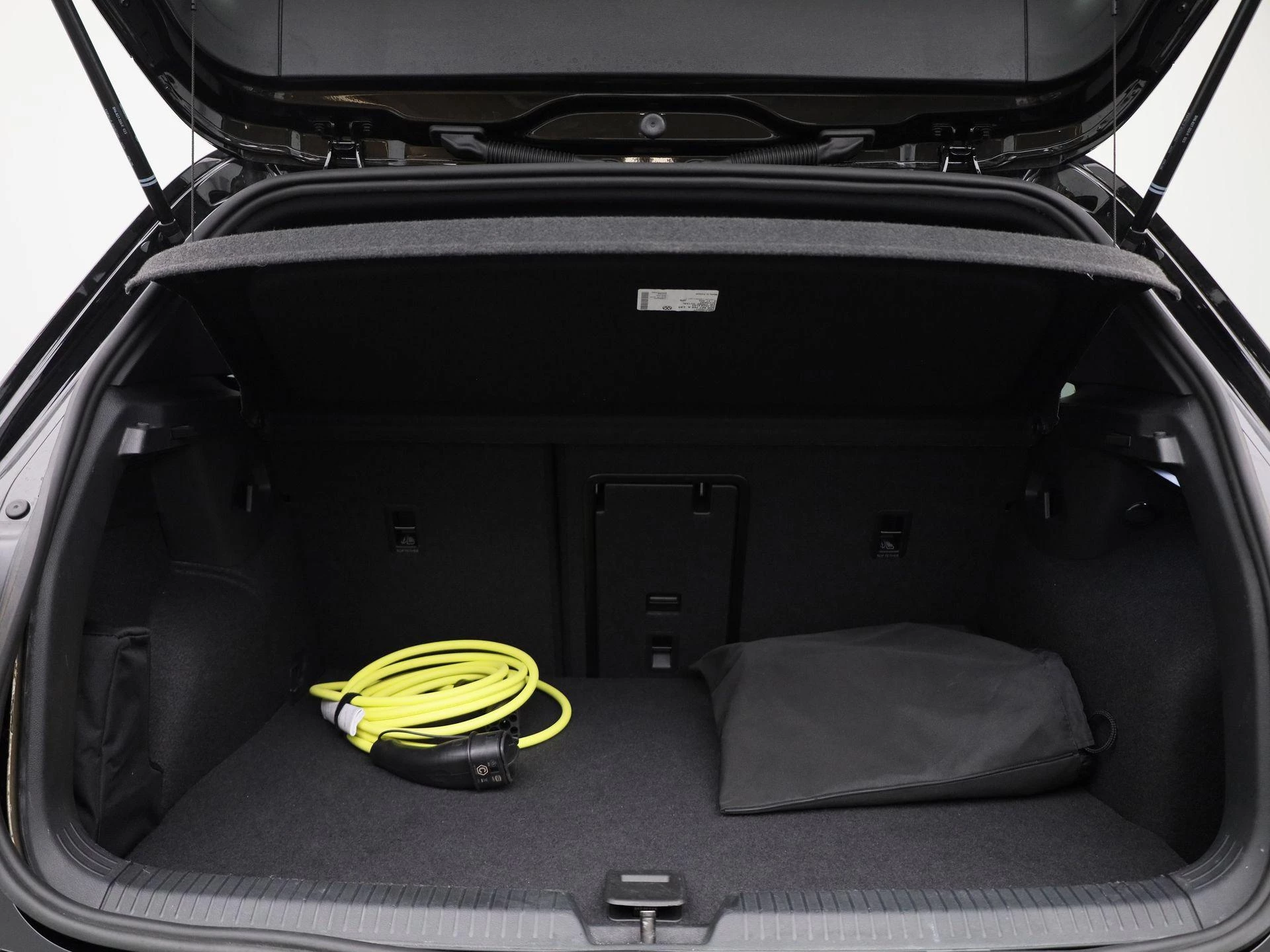 Volkswagen-Golf-image-13
