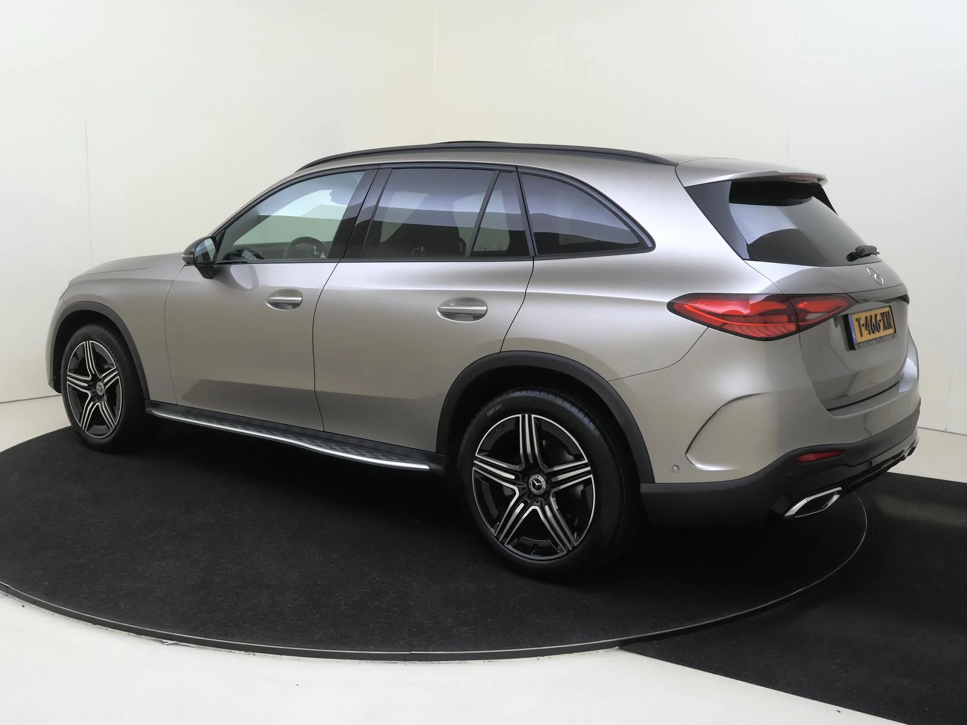 Mercedes-Benz-GLC-image-2