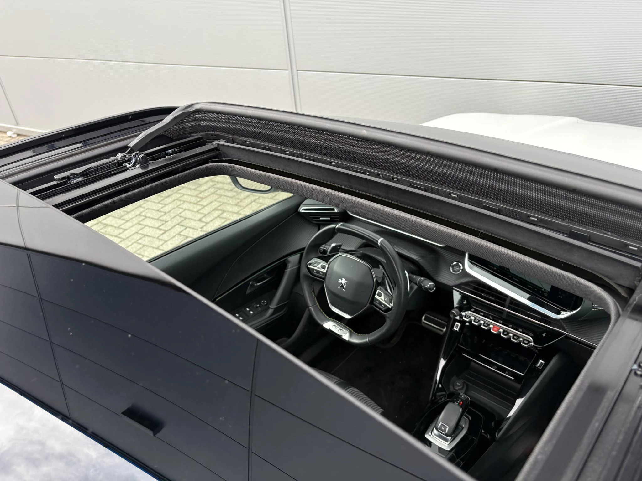 Peugeot-2008-image-13