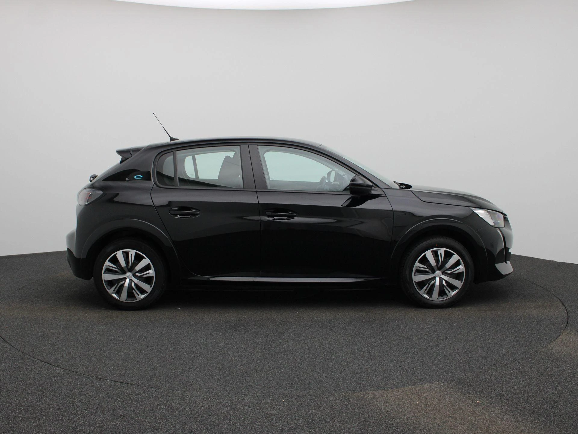 Peugeot-e-208-image-5