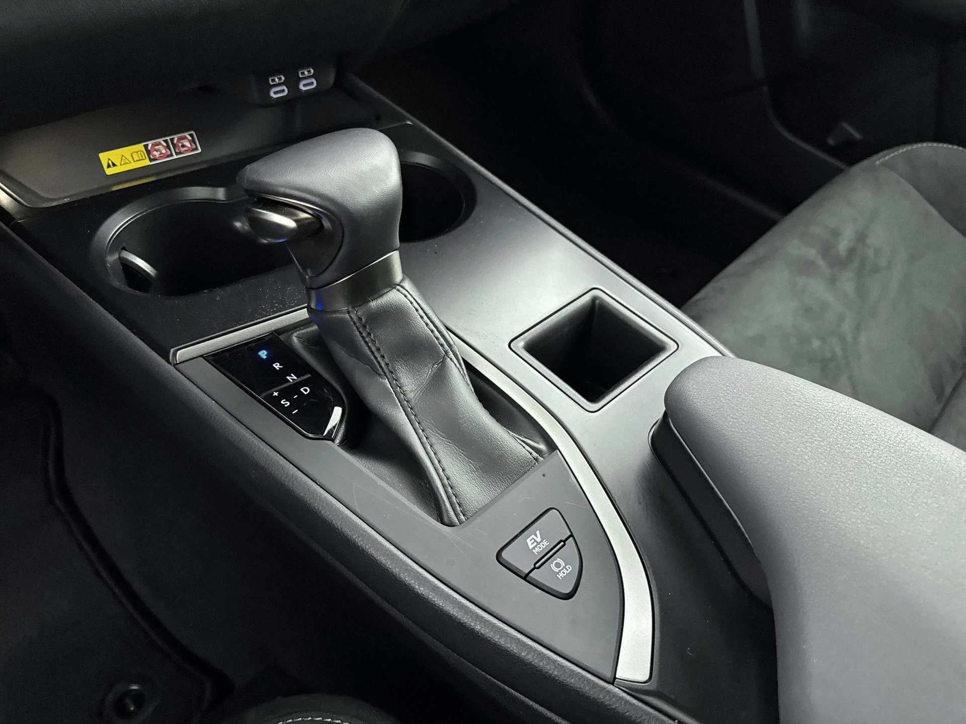 Lexus-UX-image-14