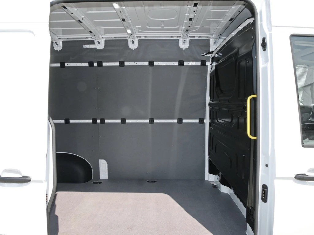 Volkswagen-Crafter-image-9