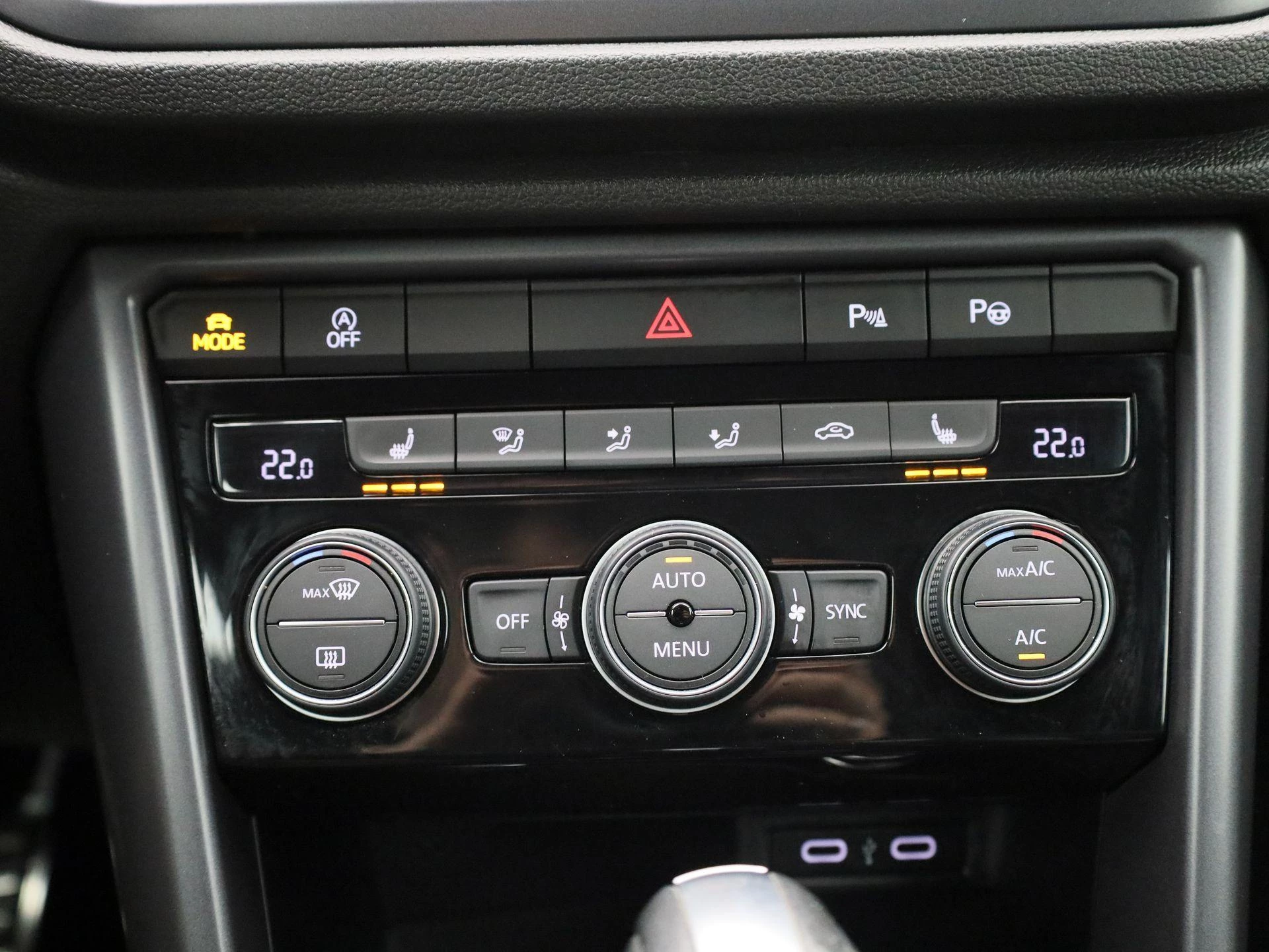 Volkswagen-T-Roc-image-20