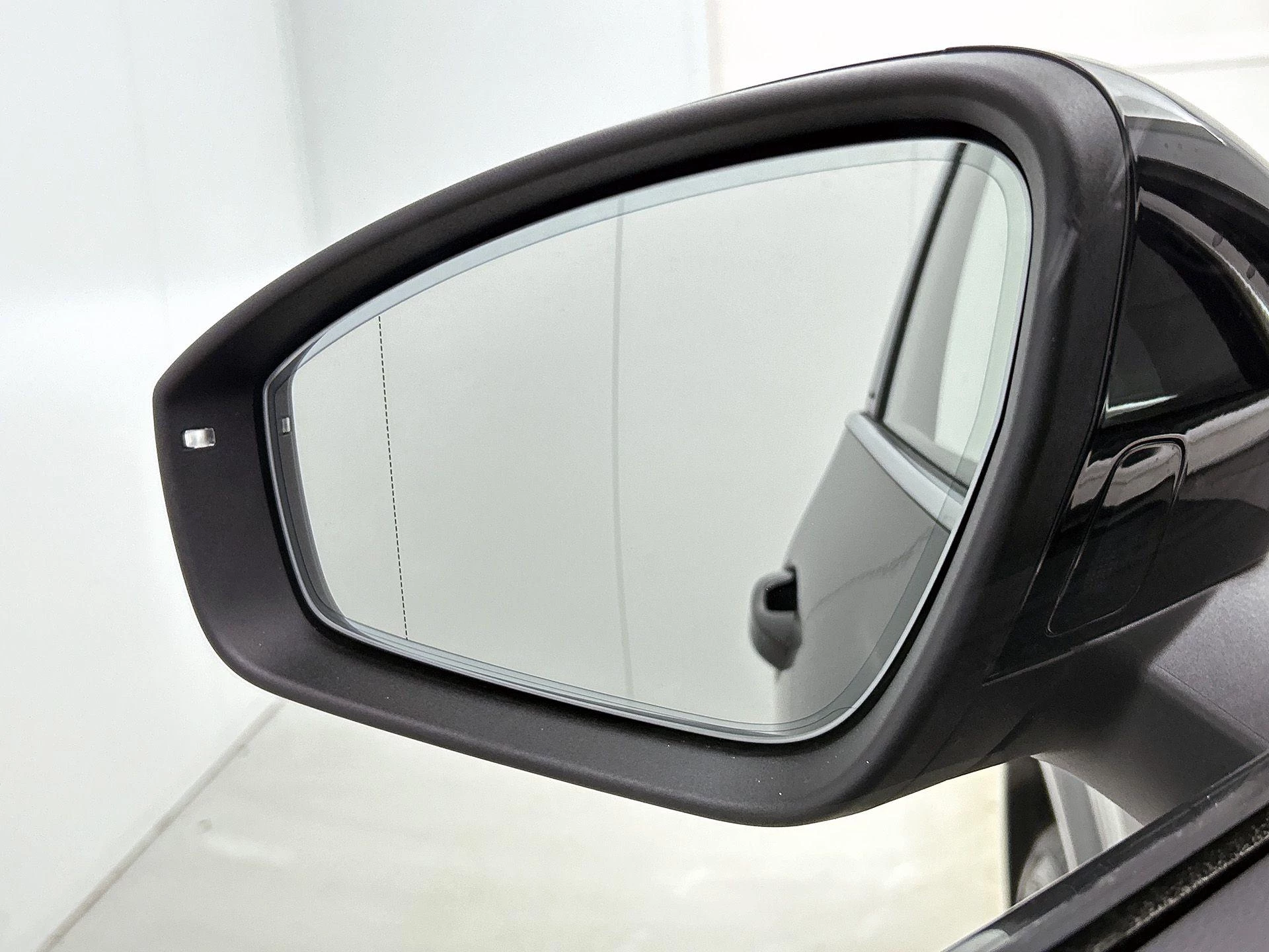 Volkswagen-Tiguan-image-24