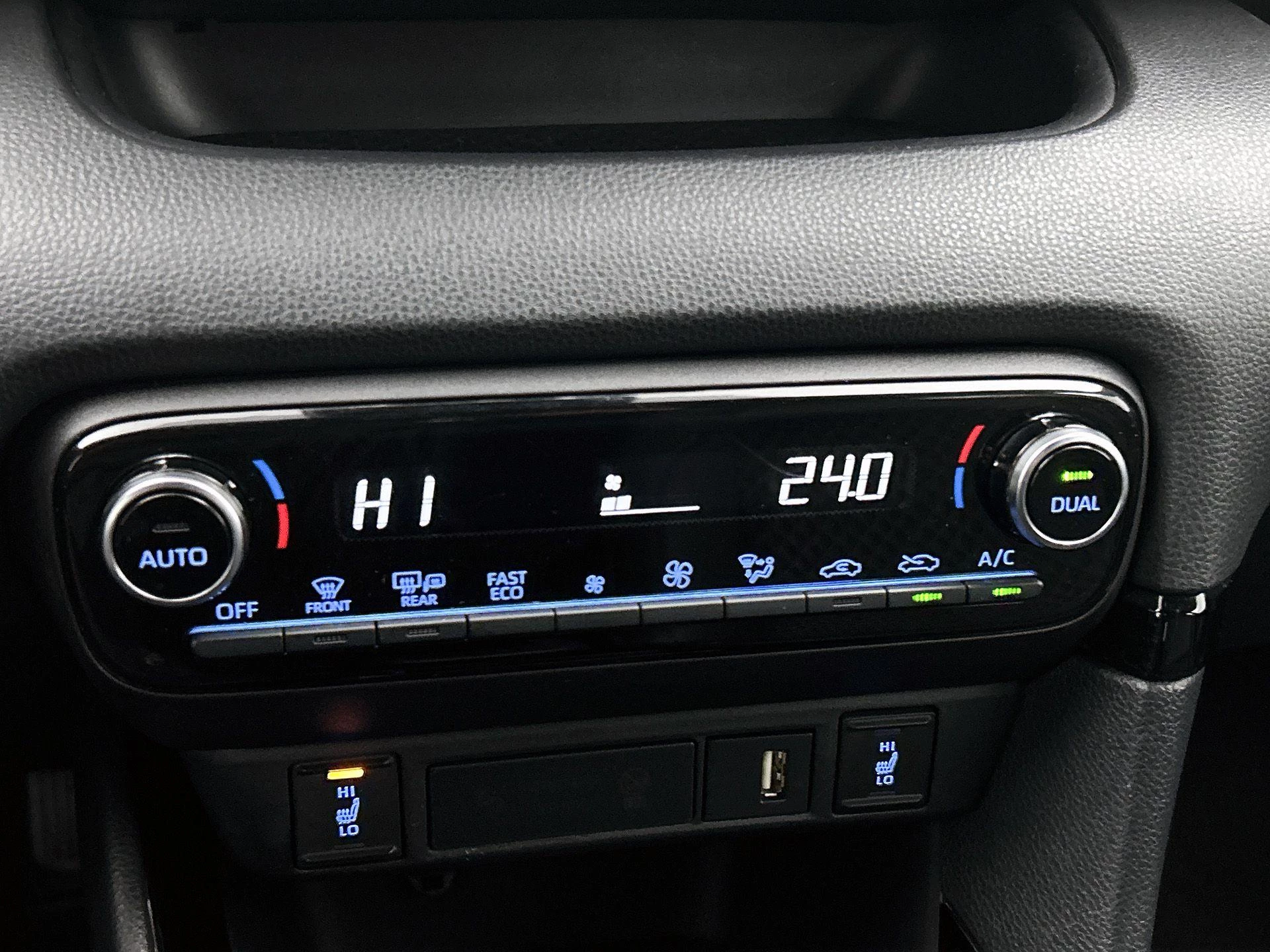 Toyota-Yaris-image-22