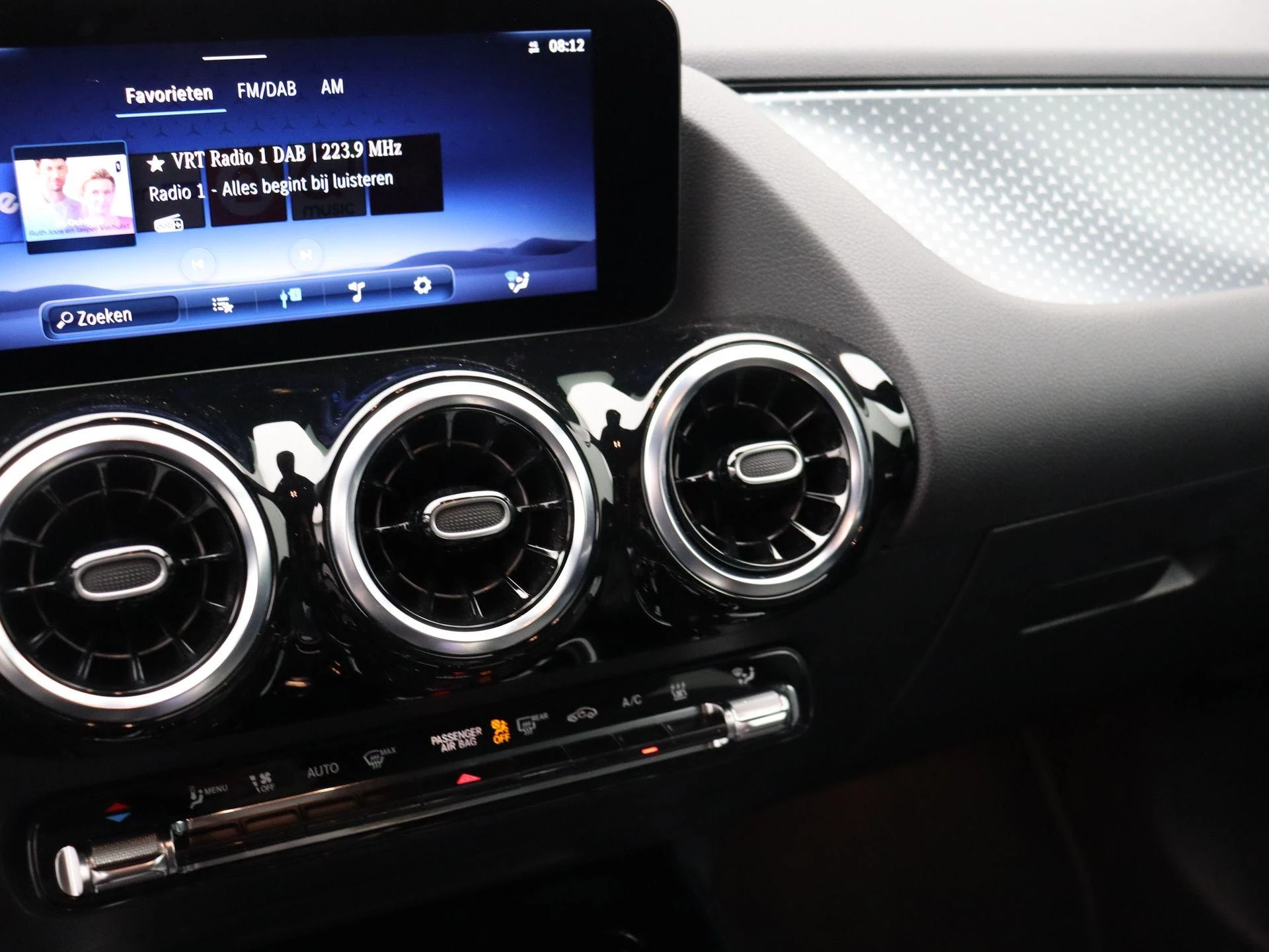 Mercedes-Benz GLA 250 e Business Line + TREKHAAK + CARPLAY + LED + CAMERA +