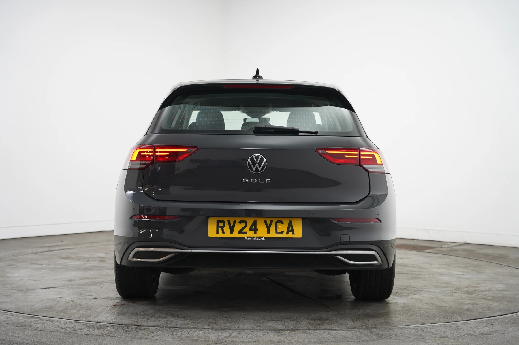Volkswagen-Golf-image-13