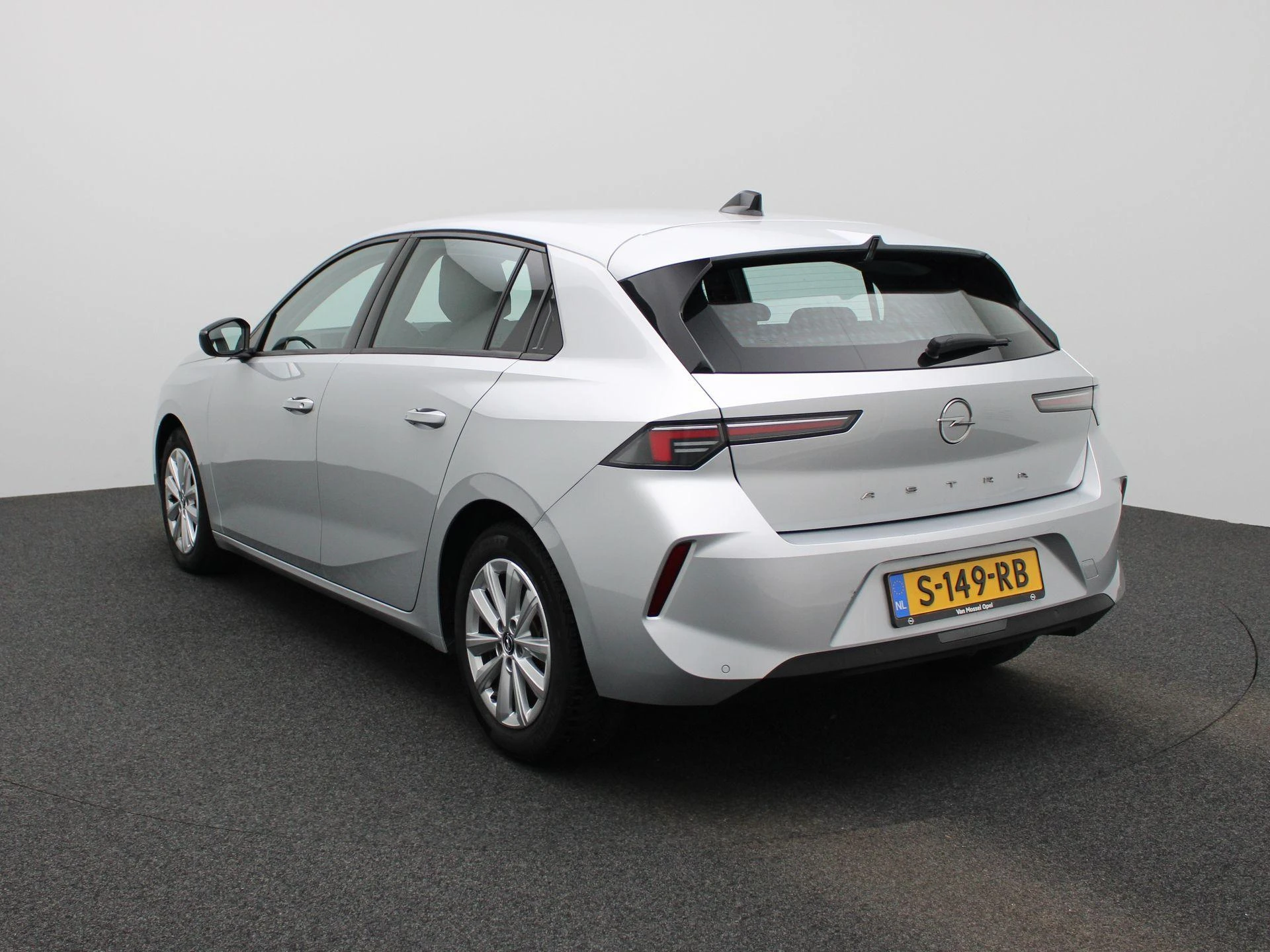 Opel-Astra-image-1
