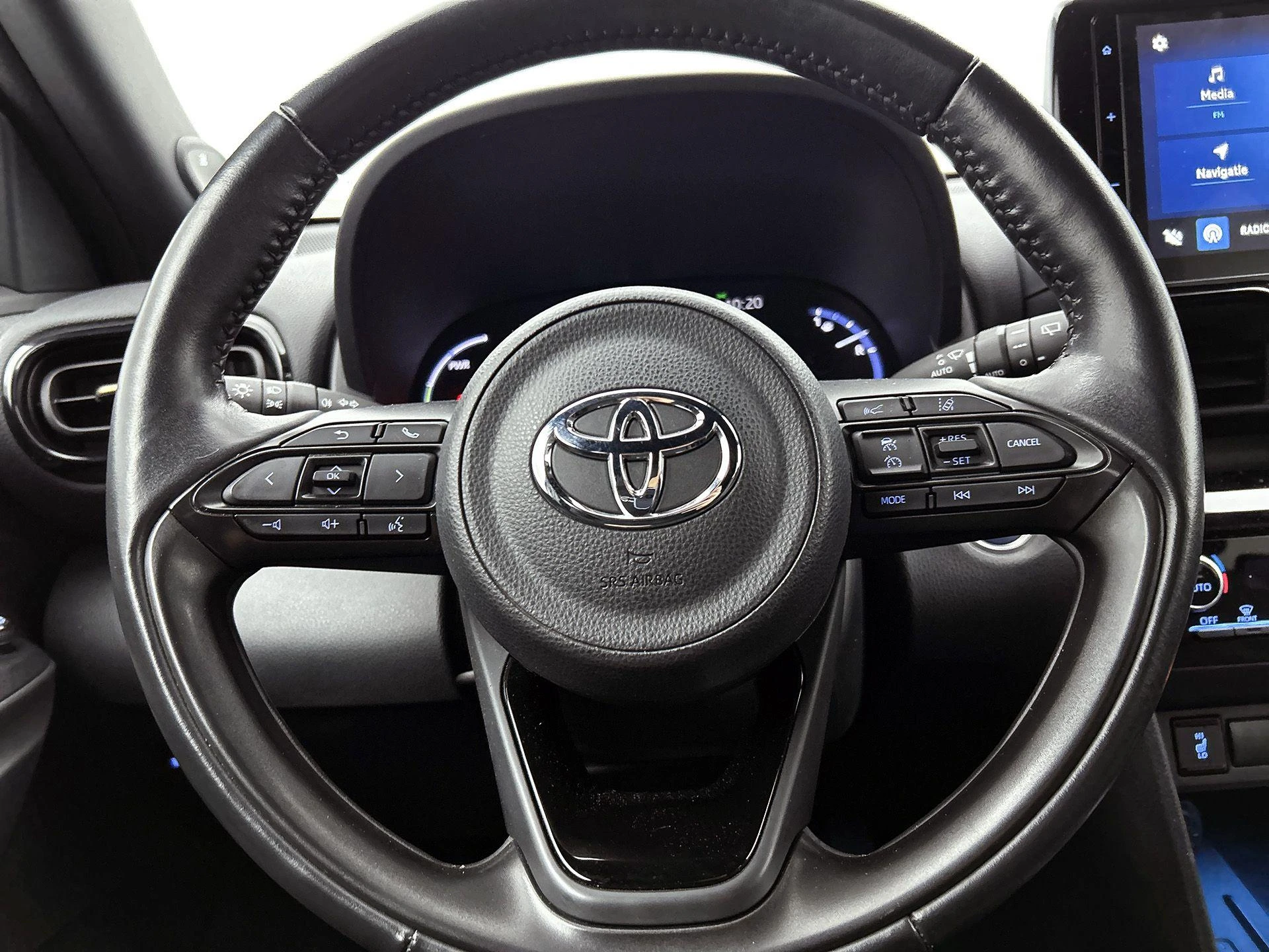 Toyota-Yaris Cross-image-31