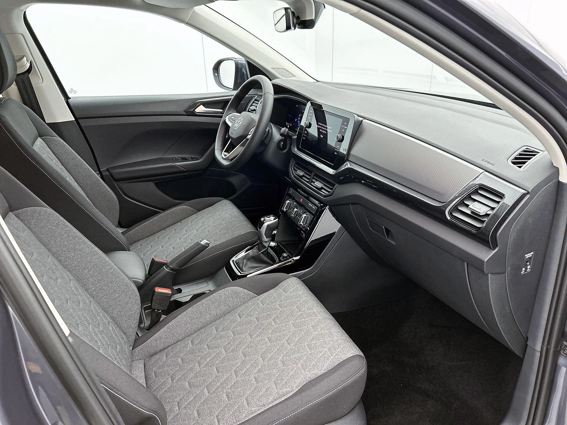 Volkswagen-T-Cross-image-17