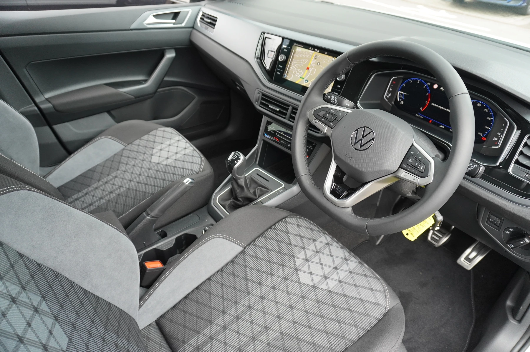 Volkswagen-Polo-image-5
