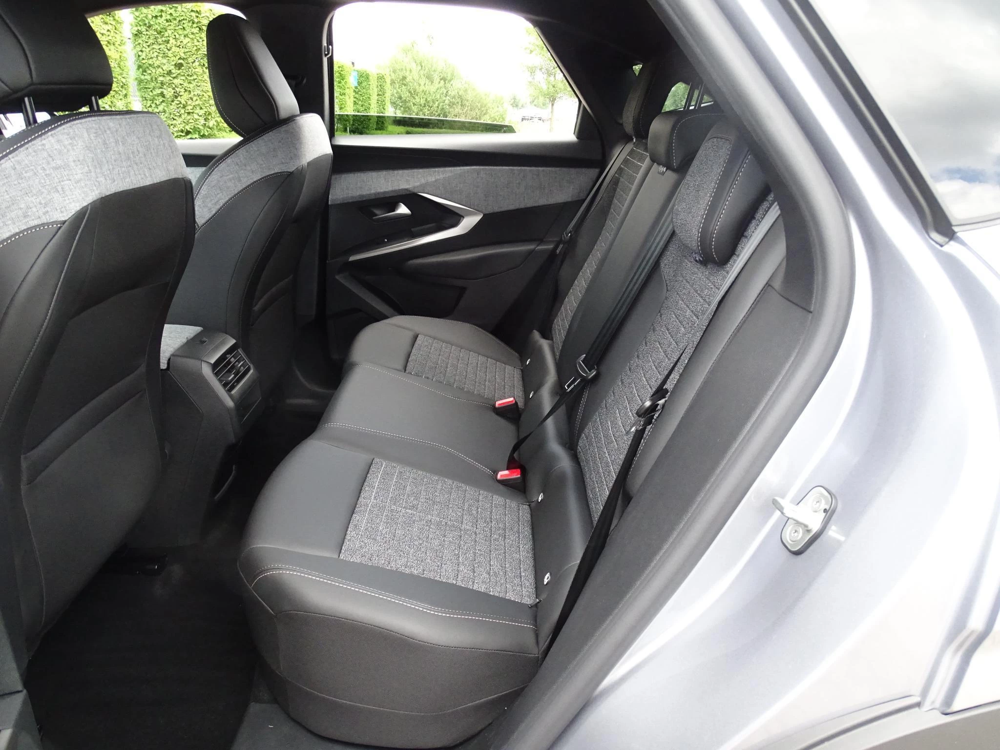 Peugeot 3008 1.2 HYBRID 136 e-DSC6 Allure Pack