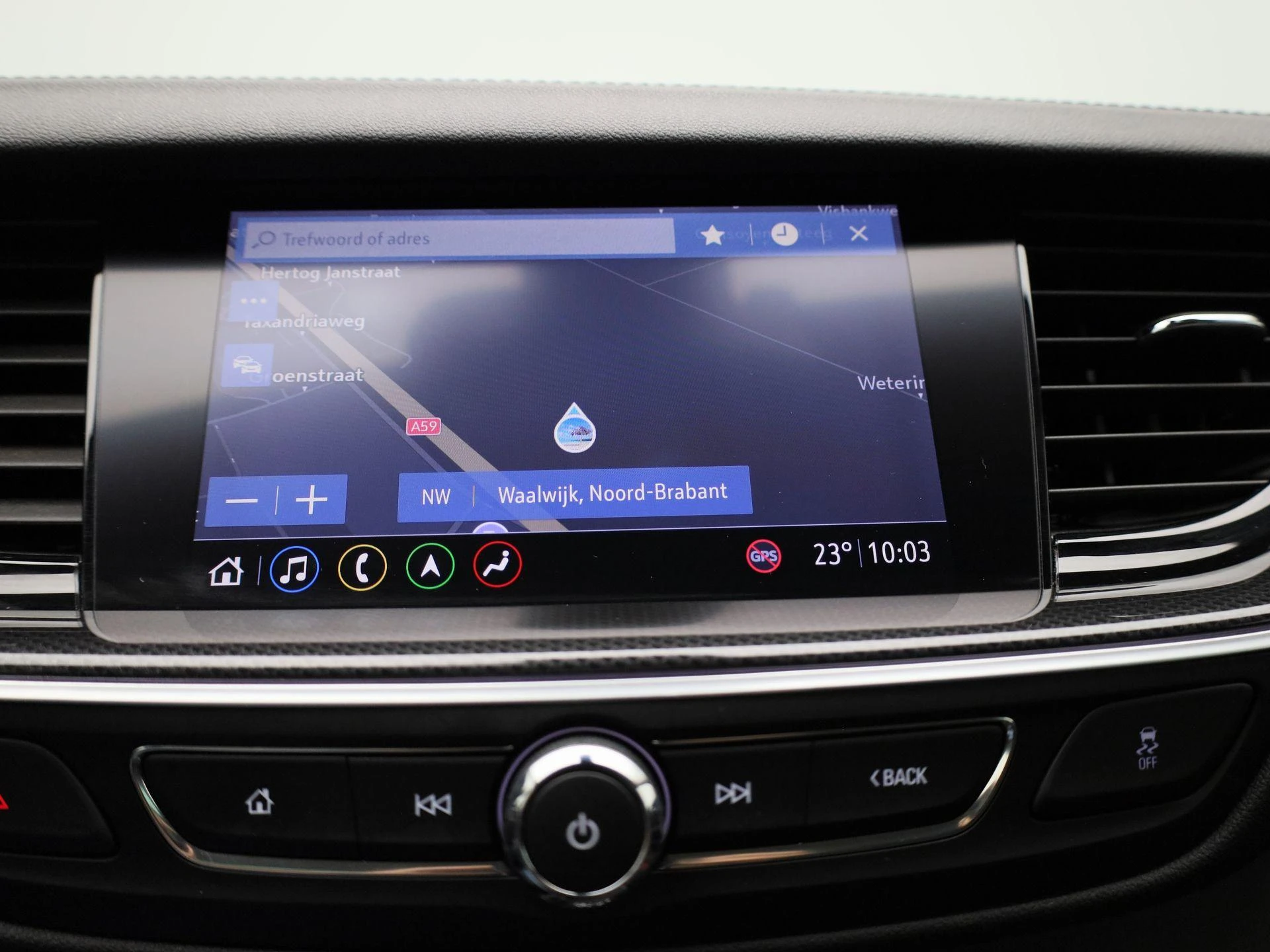 Opel-Insignia-image-23