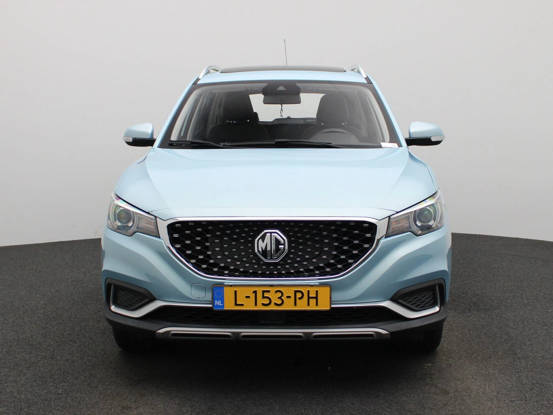 MG-ZS EV-image-2