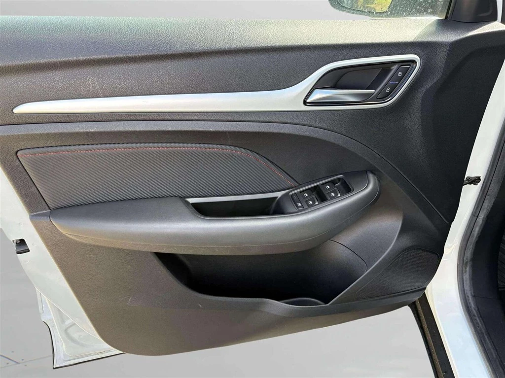 MG-ZS EV-image-16