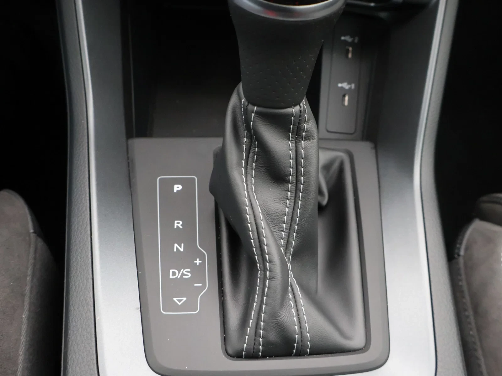 Audi Q3 PHEV Audi Q3 PHEV 45TFSIe 245PK *AUTOMAAT*LEDER*CAMERA*PDC*NAVI*CRUISE*...*