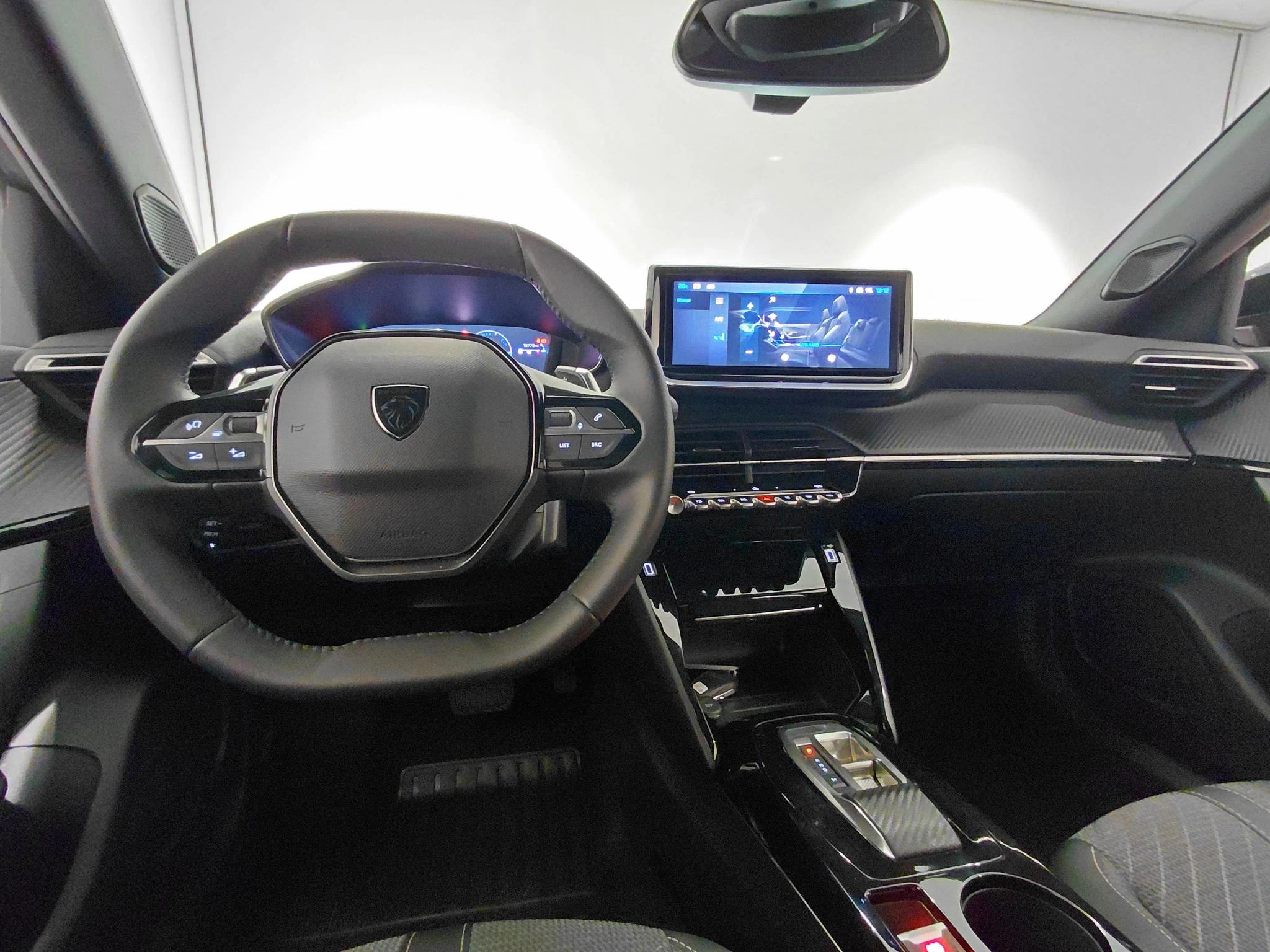 Peugeot 2008 1.2 Hybrid 145 Allure