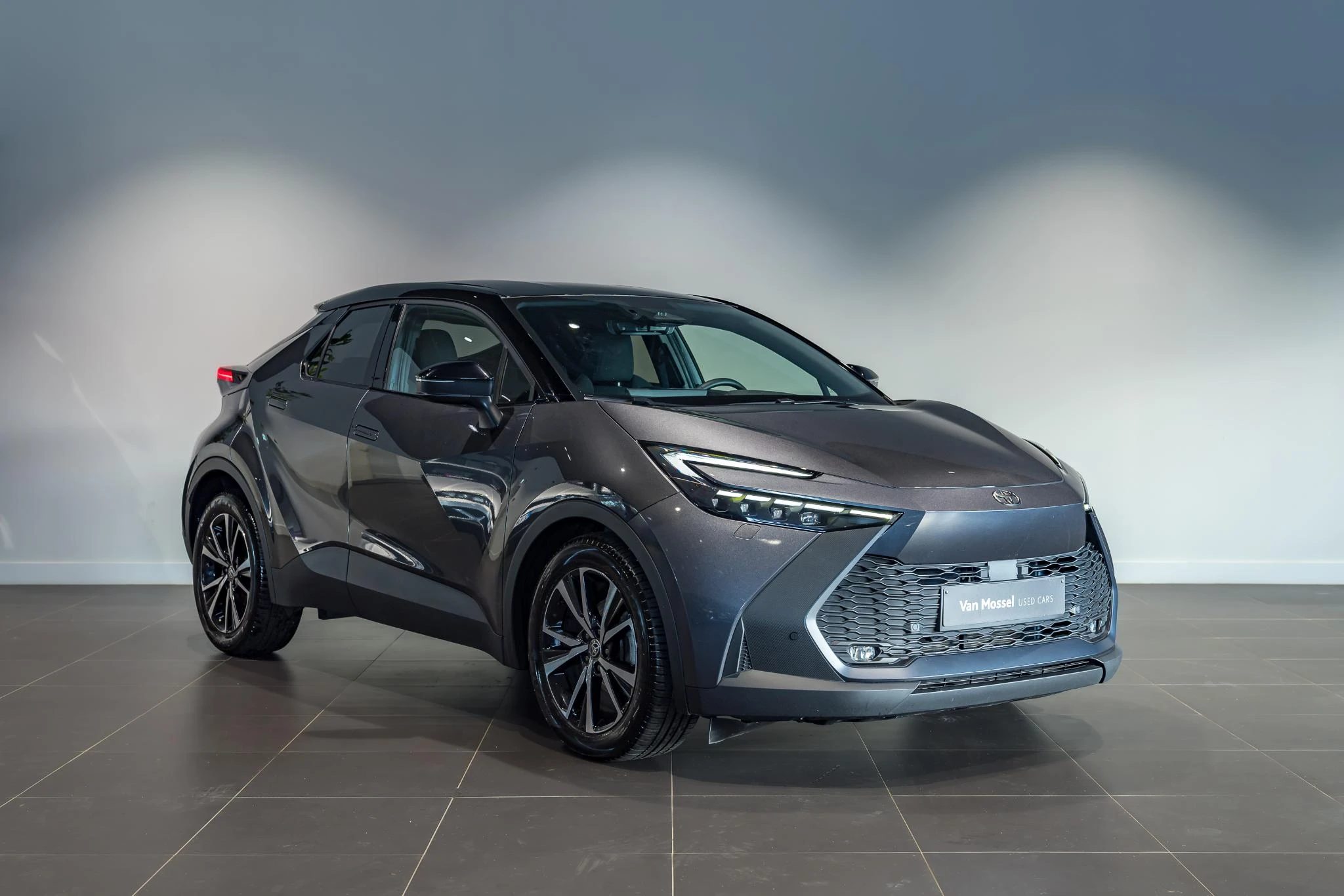 Toyota-C-HR-image-2