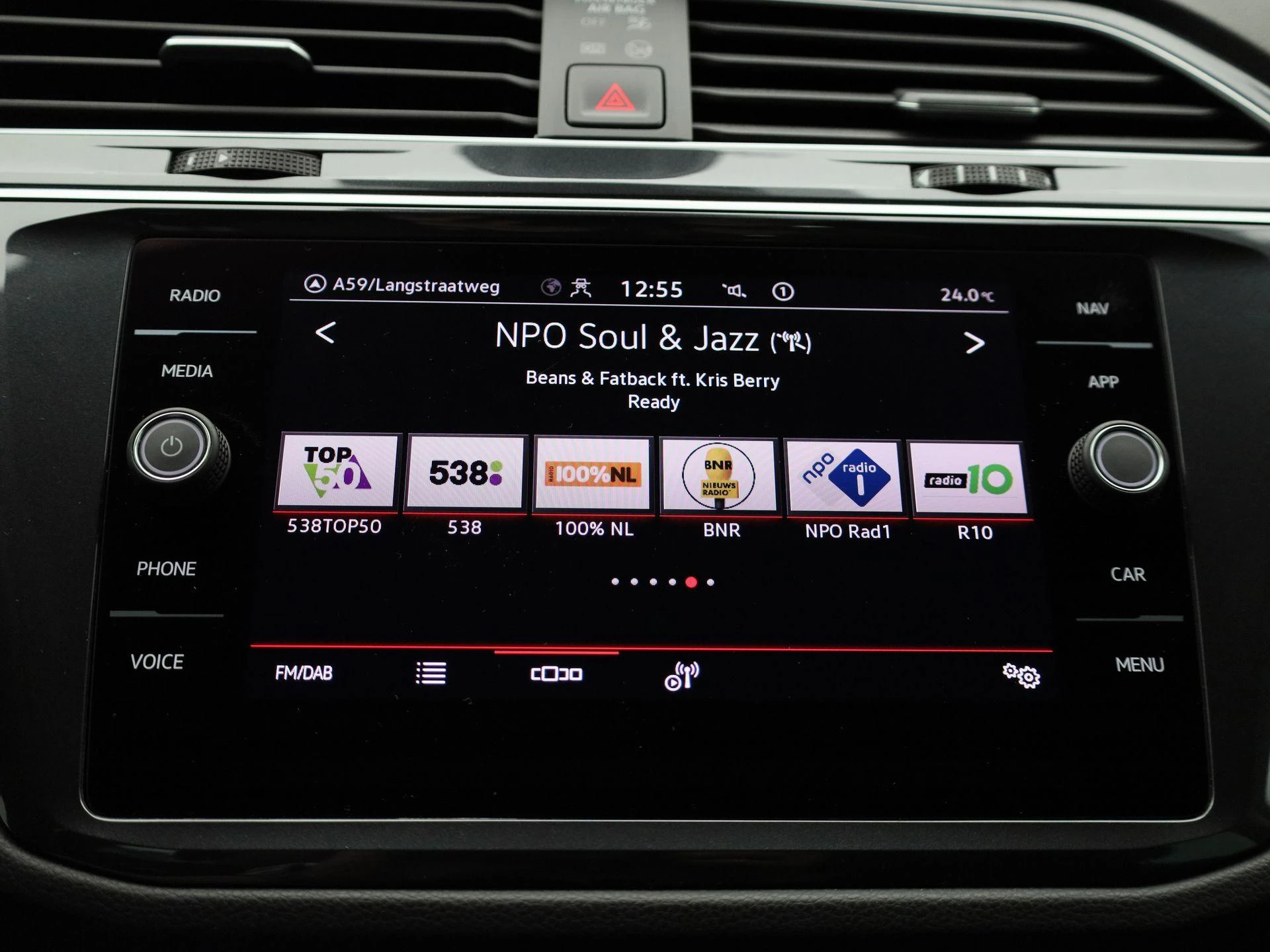 Volkswagen-Tiguan-image-17
