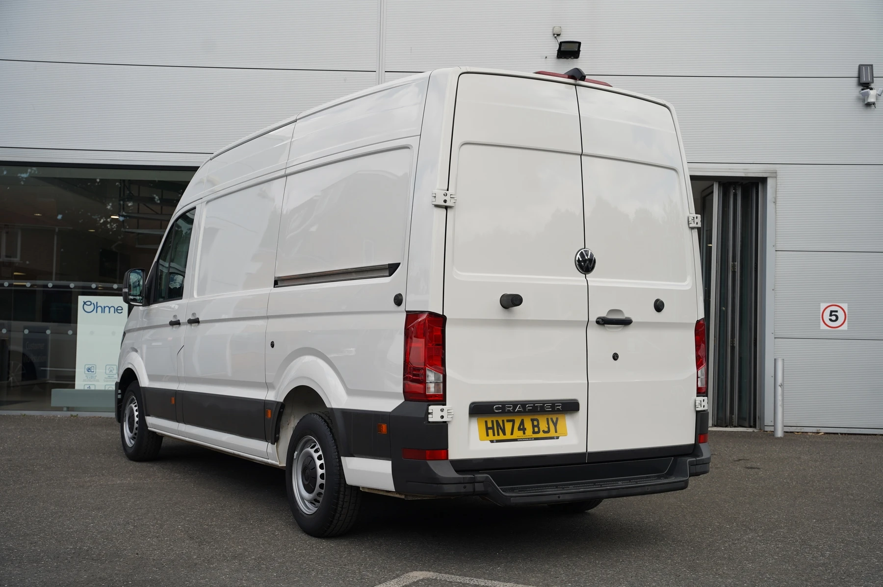 Volkswagen-Crafter-image-2