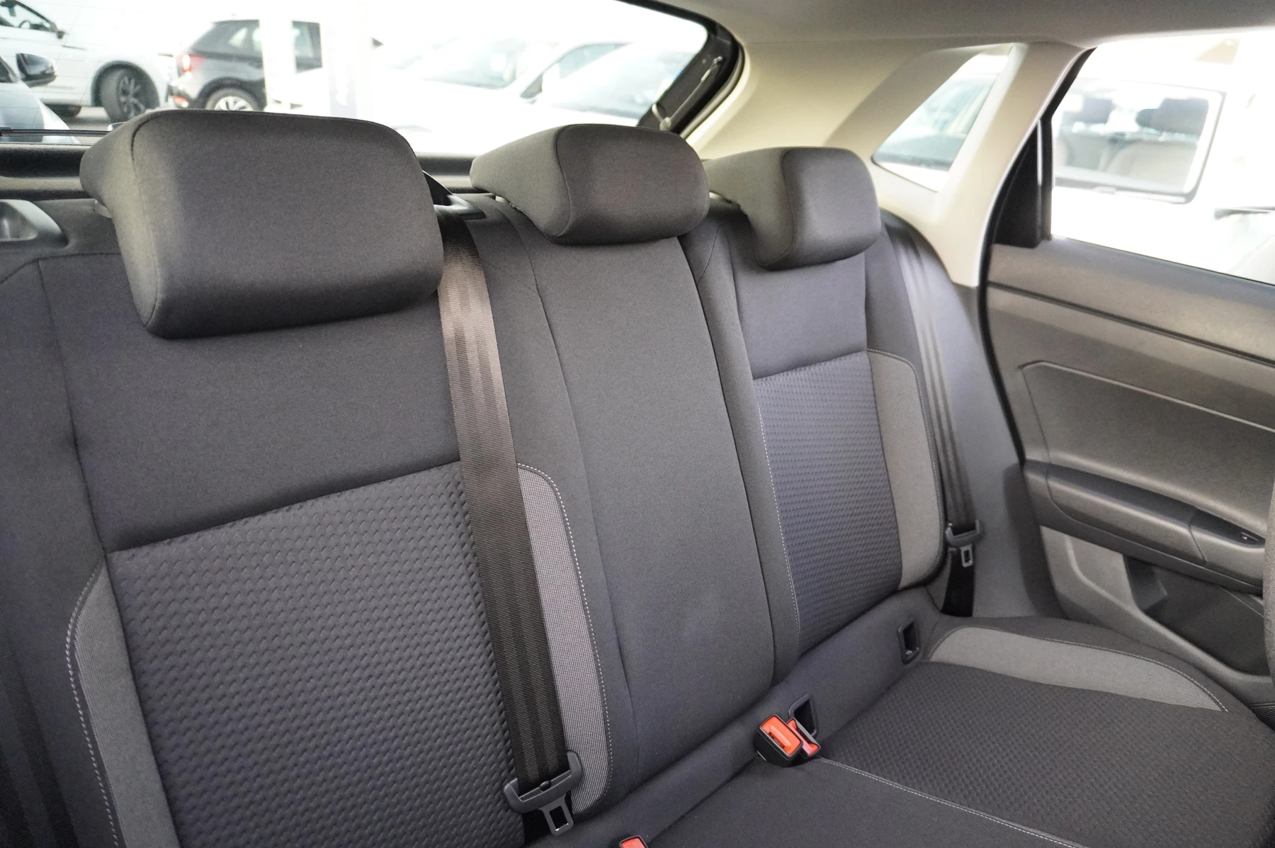 Volkswagen-Polo-image-10
