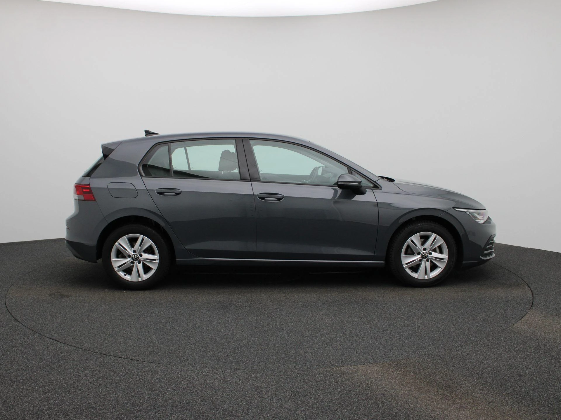 Volkswagen-Golf-image-5