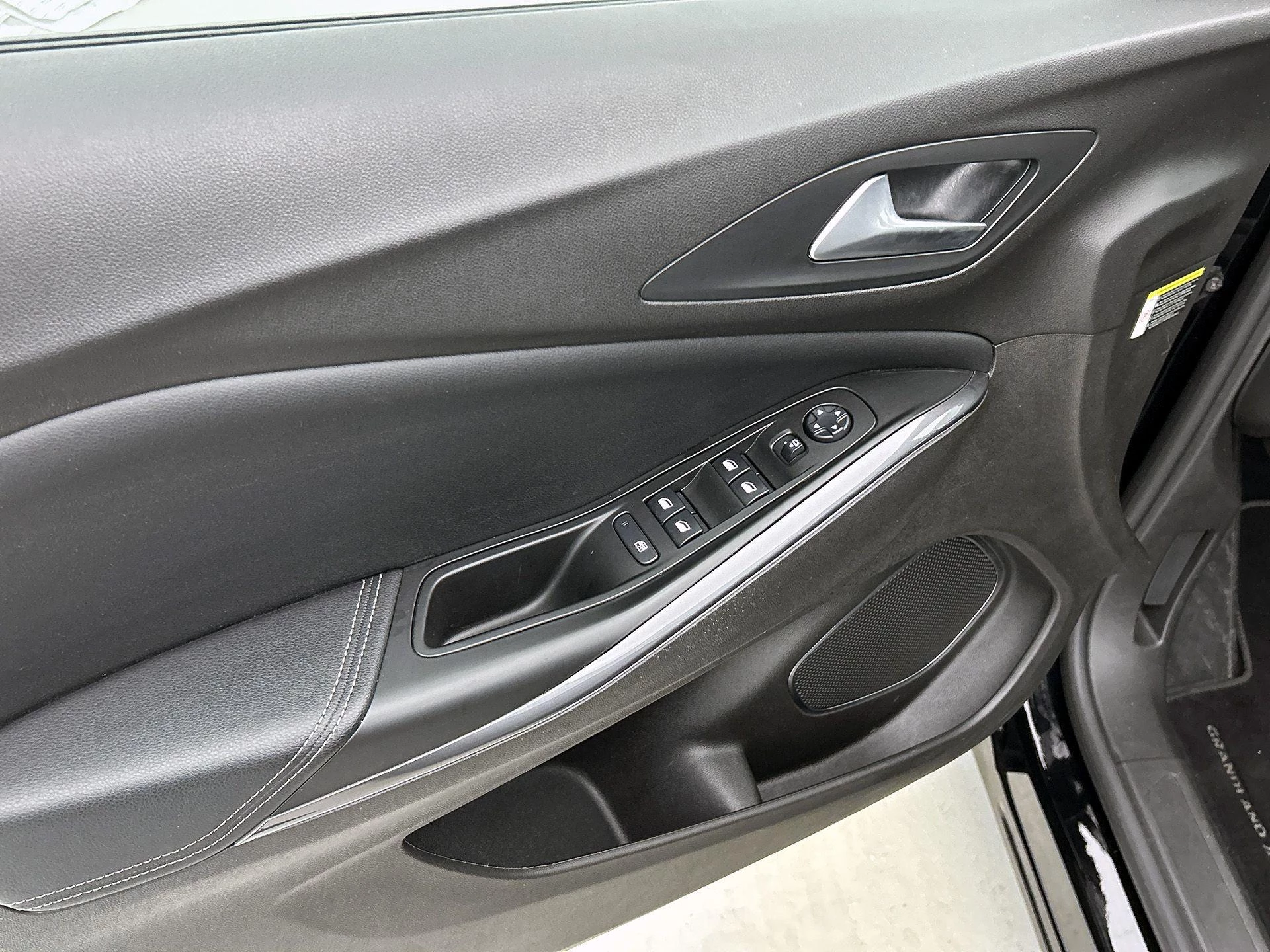 Opel-Grandland X-image-25