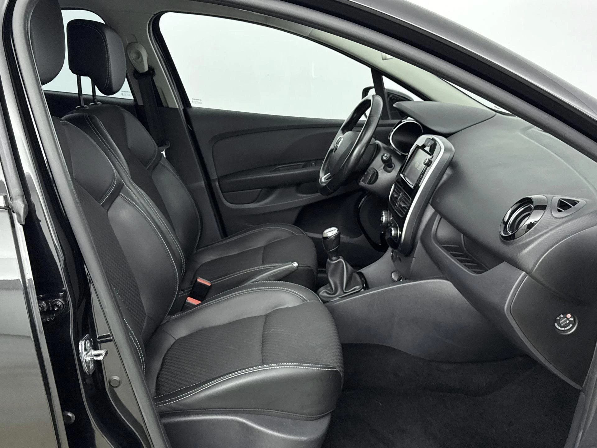 Renault-Clio-image-31