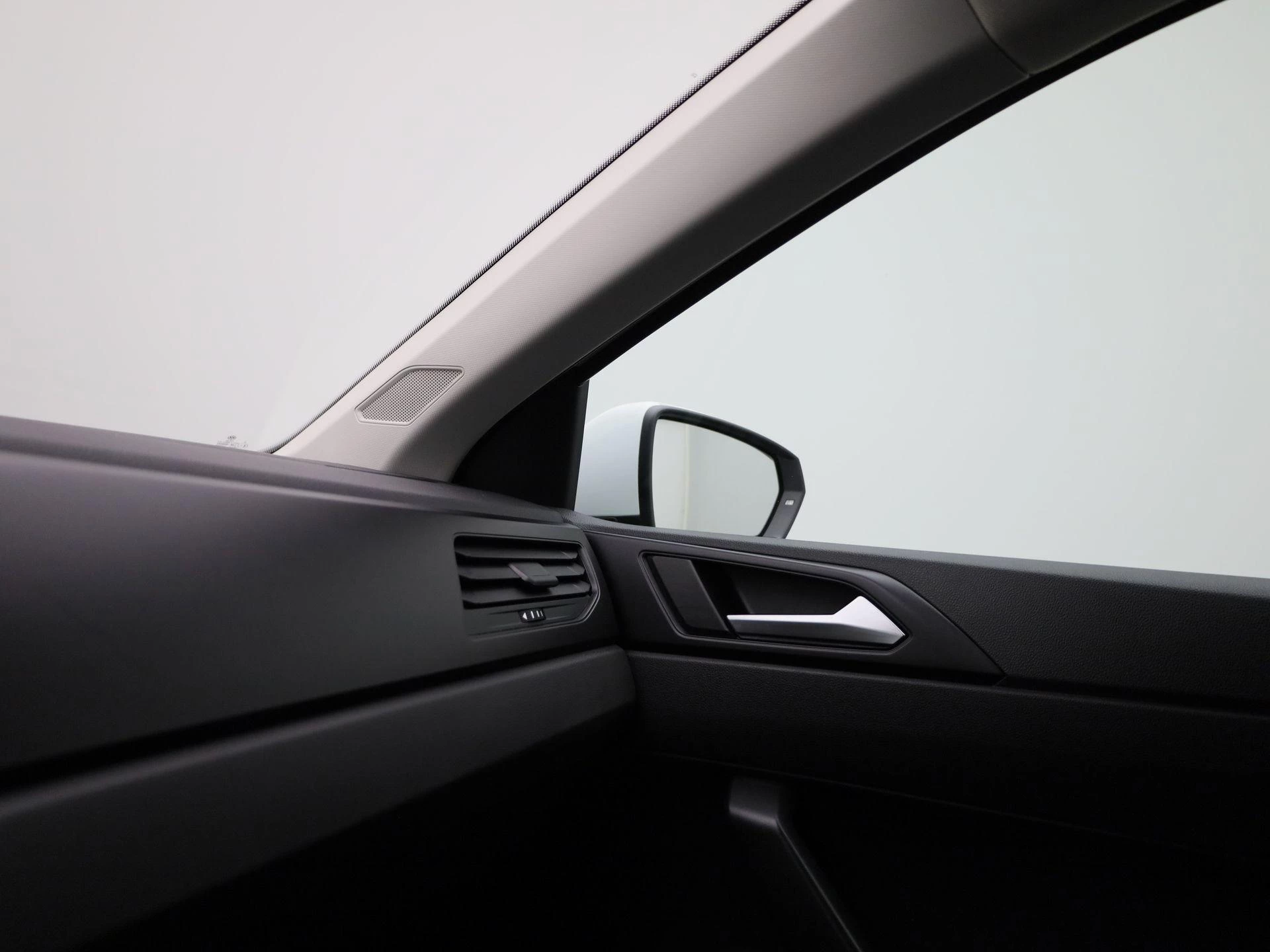 Volkswagen-Polo-image-20