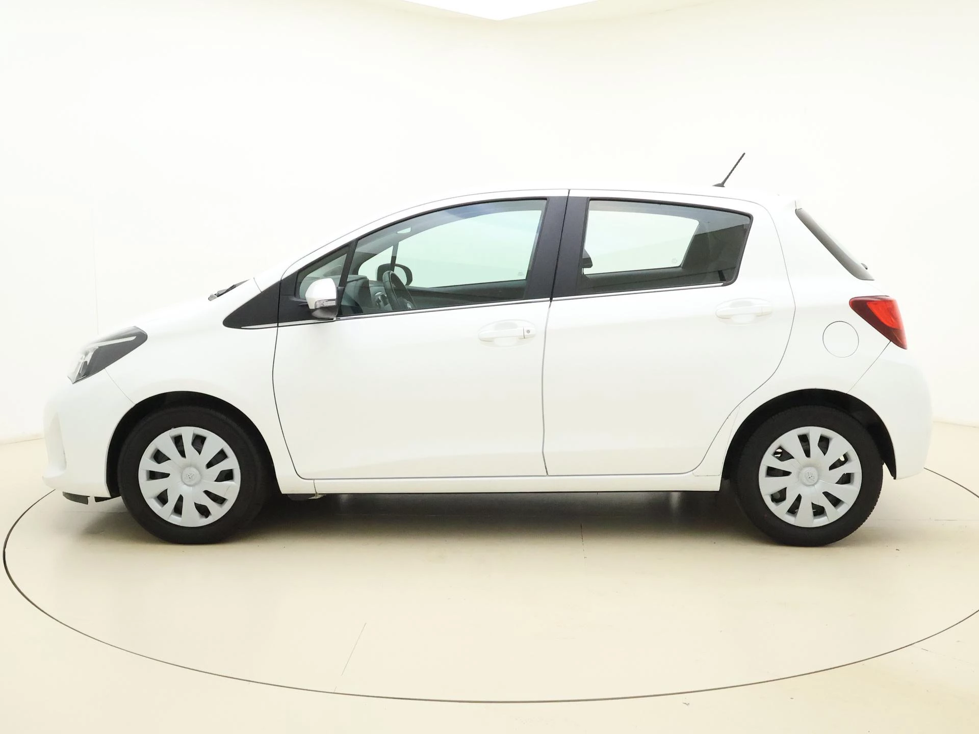 Toyota-Yaris-image-1