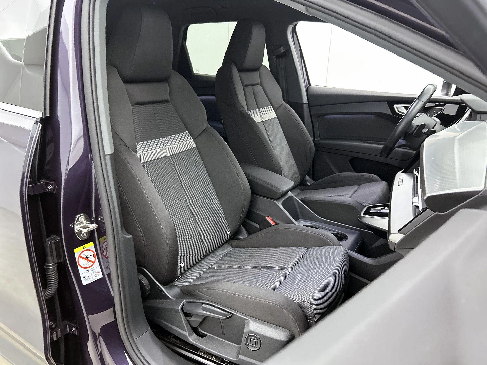 Audi-Q4 e-tron-image-13